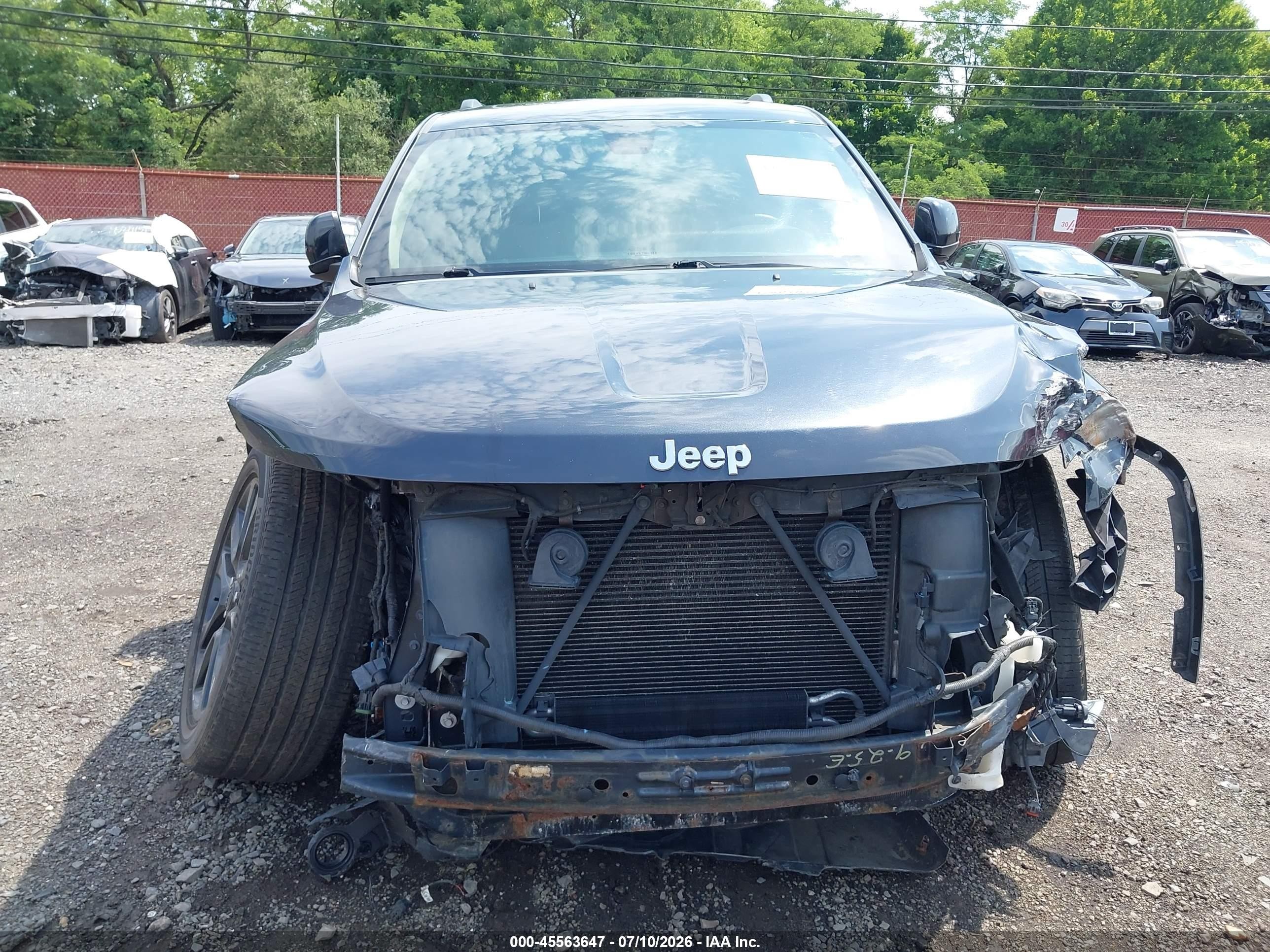 2014 Jeep Grand Cherokee Laredo Silver vin: 1C4RJFAG6EC308198