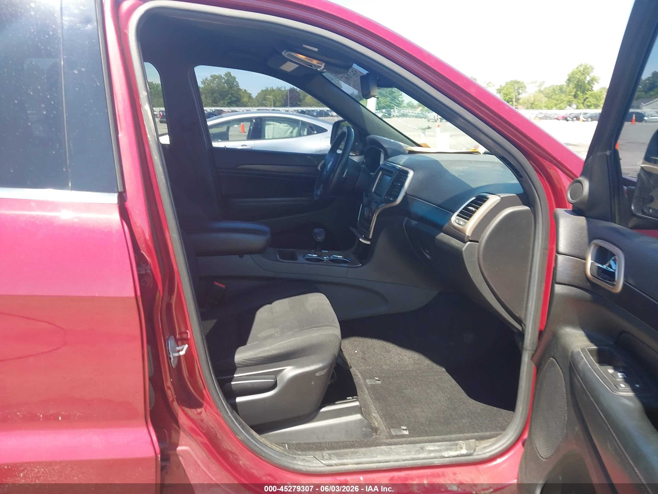 2014 Jeep Grand Cherokee Laredo Red vin: 1C4RJFAG6EC415431