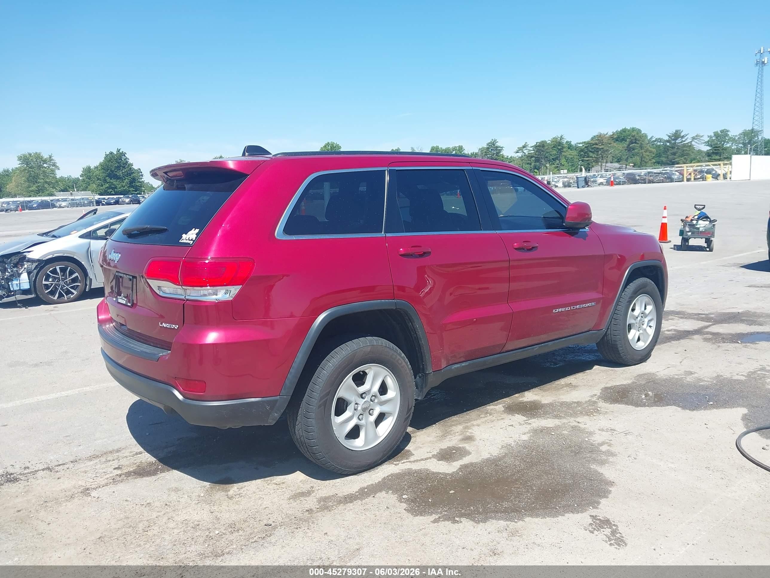 2014 Jeep Grand Cherokee Laredo Red vin: 1C4RJFAG6EC415431