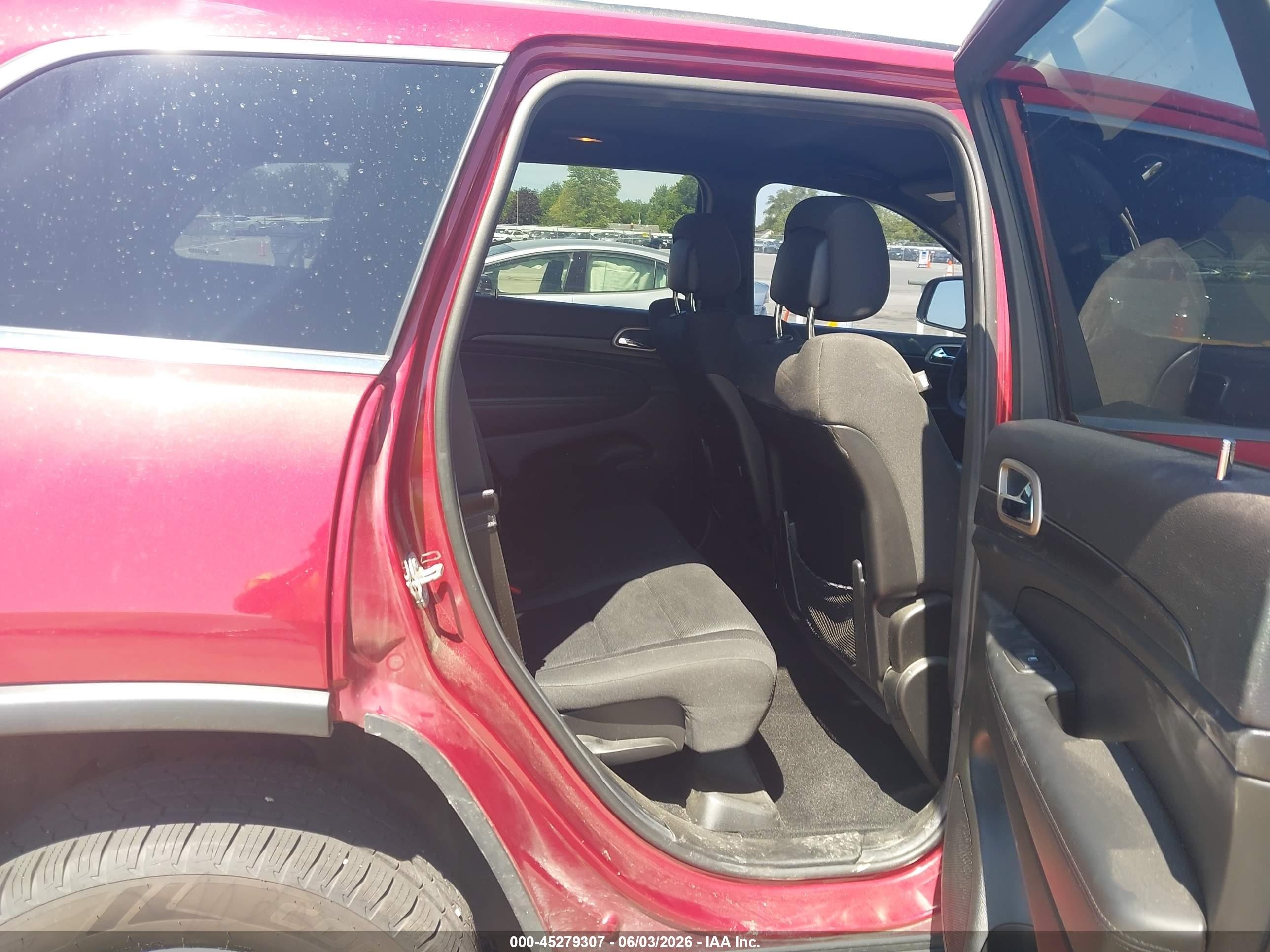2014 Jeep Grand Cherokee Laredo Red vin: 1C4RJFAG6EC415431