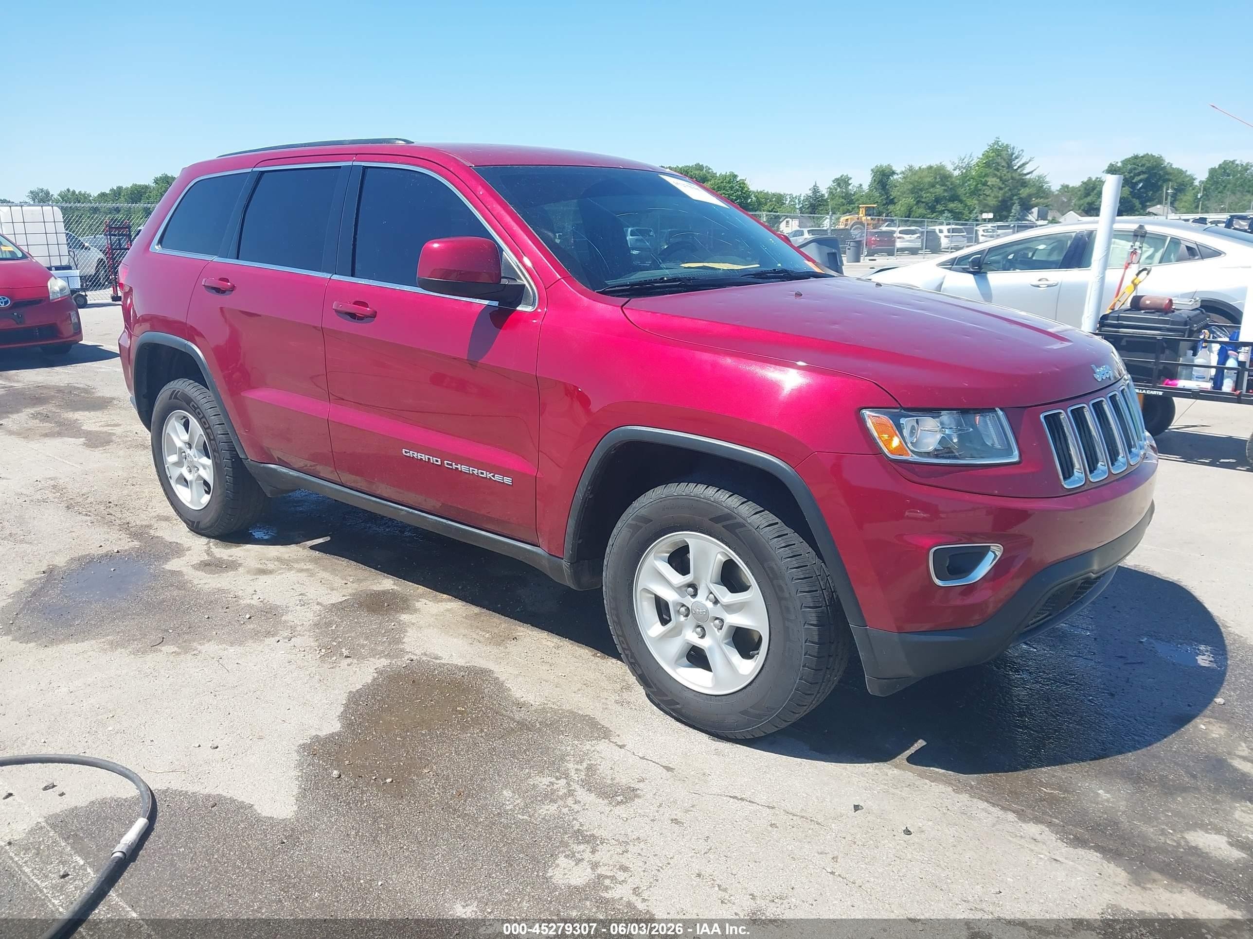 2014 Jeep Grand Cherokee Laredo Red vin: 1C4RJFAG6EC415431