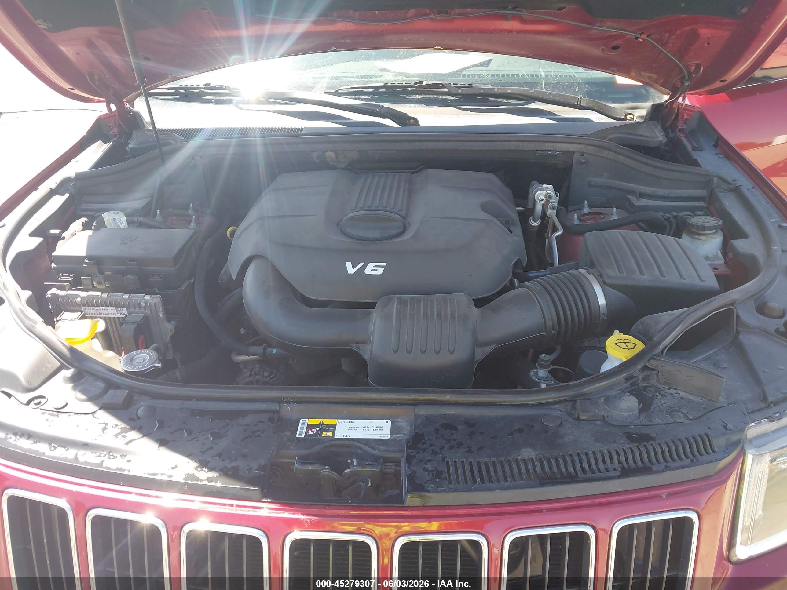 2014 Jeep Grand Cherokee Laredo Red vin: 1C4RJFAG6EC415431