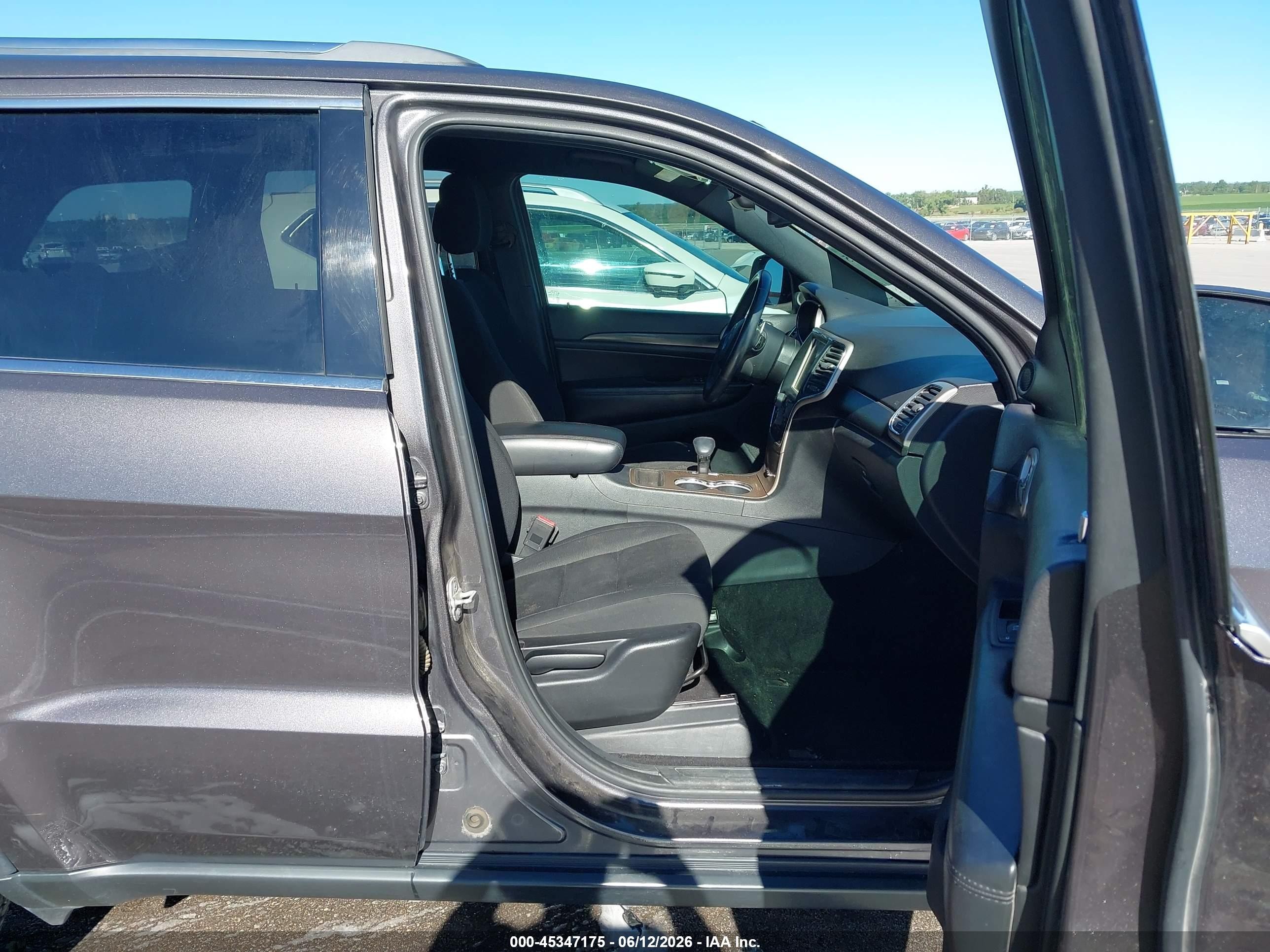 2014 Jeep Grand Cherokee Laredo Gray vin: 1C4RJFAG6EC430639