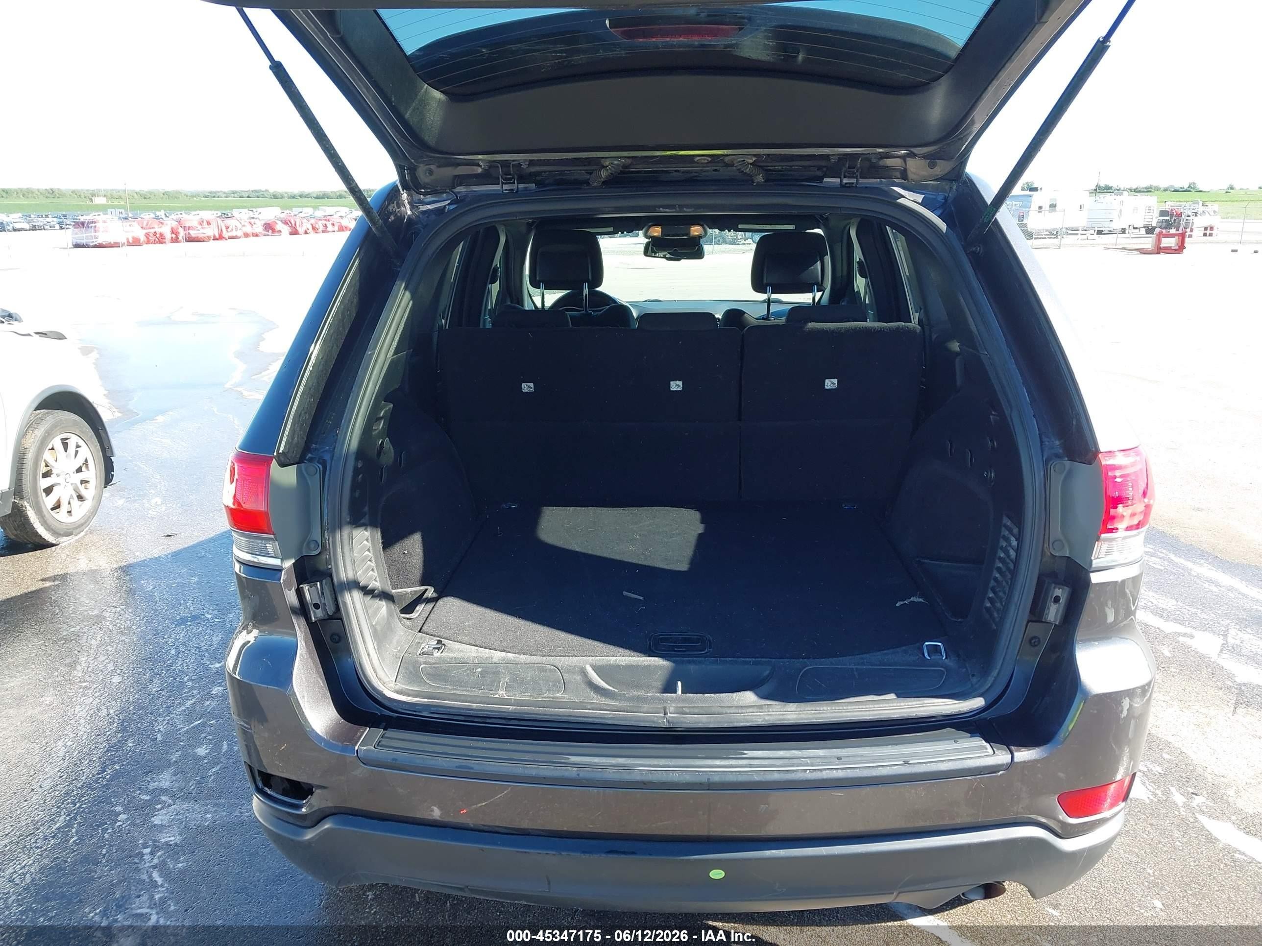 2014 Jeep Grand Cherokee Laredo Gray vin: 1C4RJFAG6EC430639