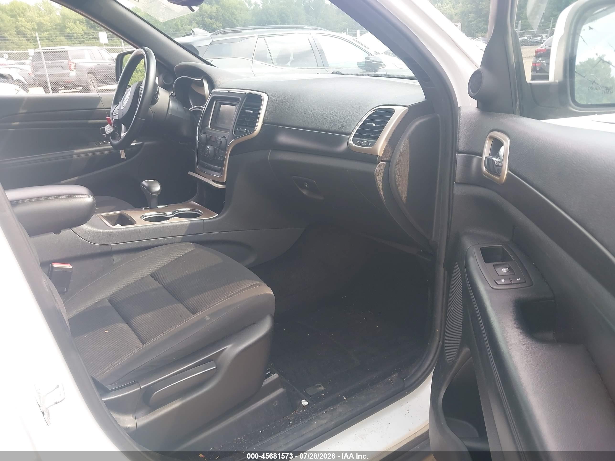 2014 Jeep Grand Cherokee Laredo White vin: 1C4RJFAG6EC466217