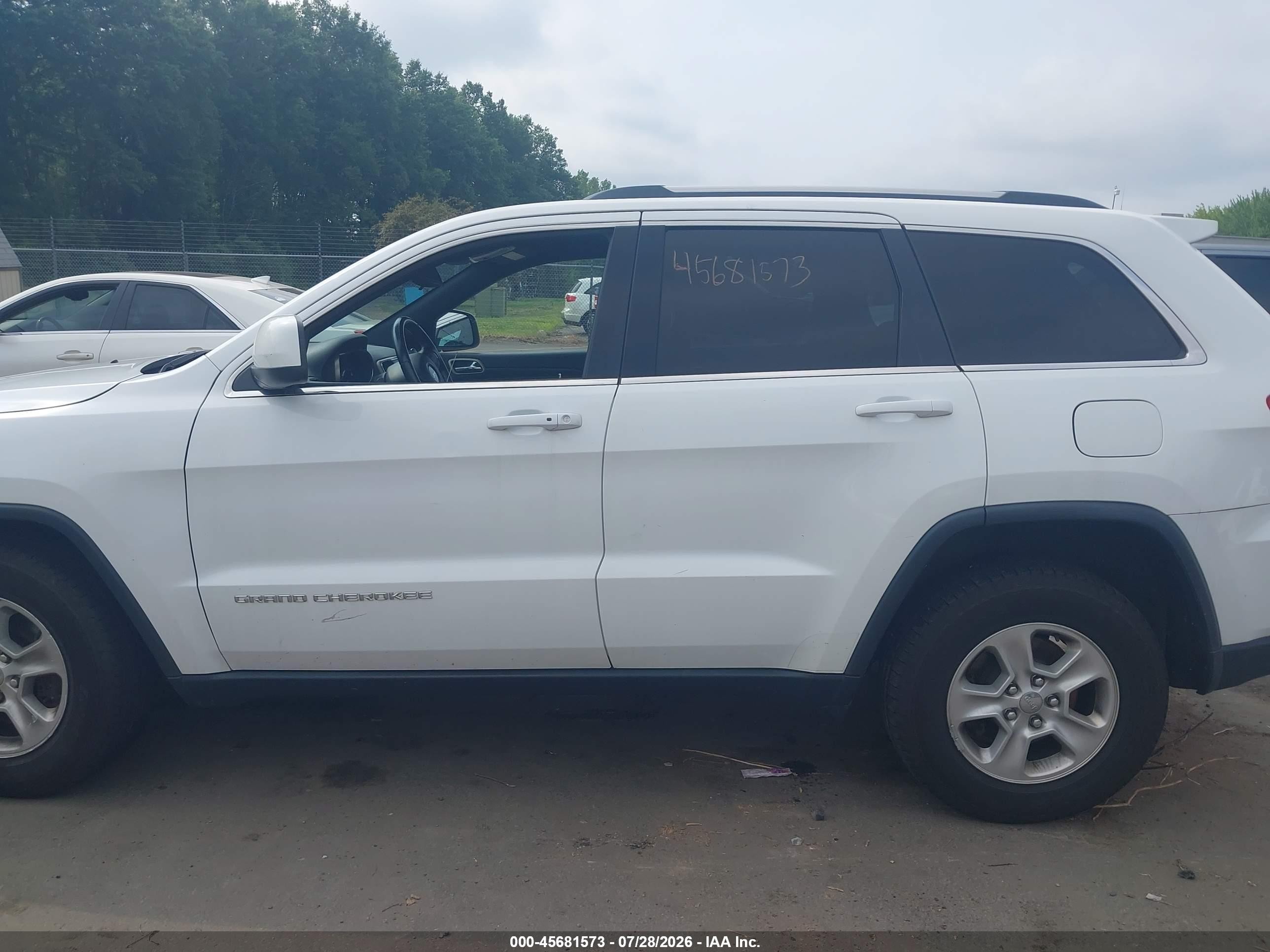 2014 Jeep Grand Cherokee Laredo White vin: 1C4RJFAG6EC466217