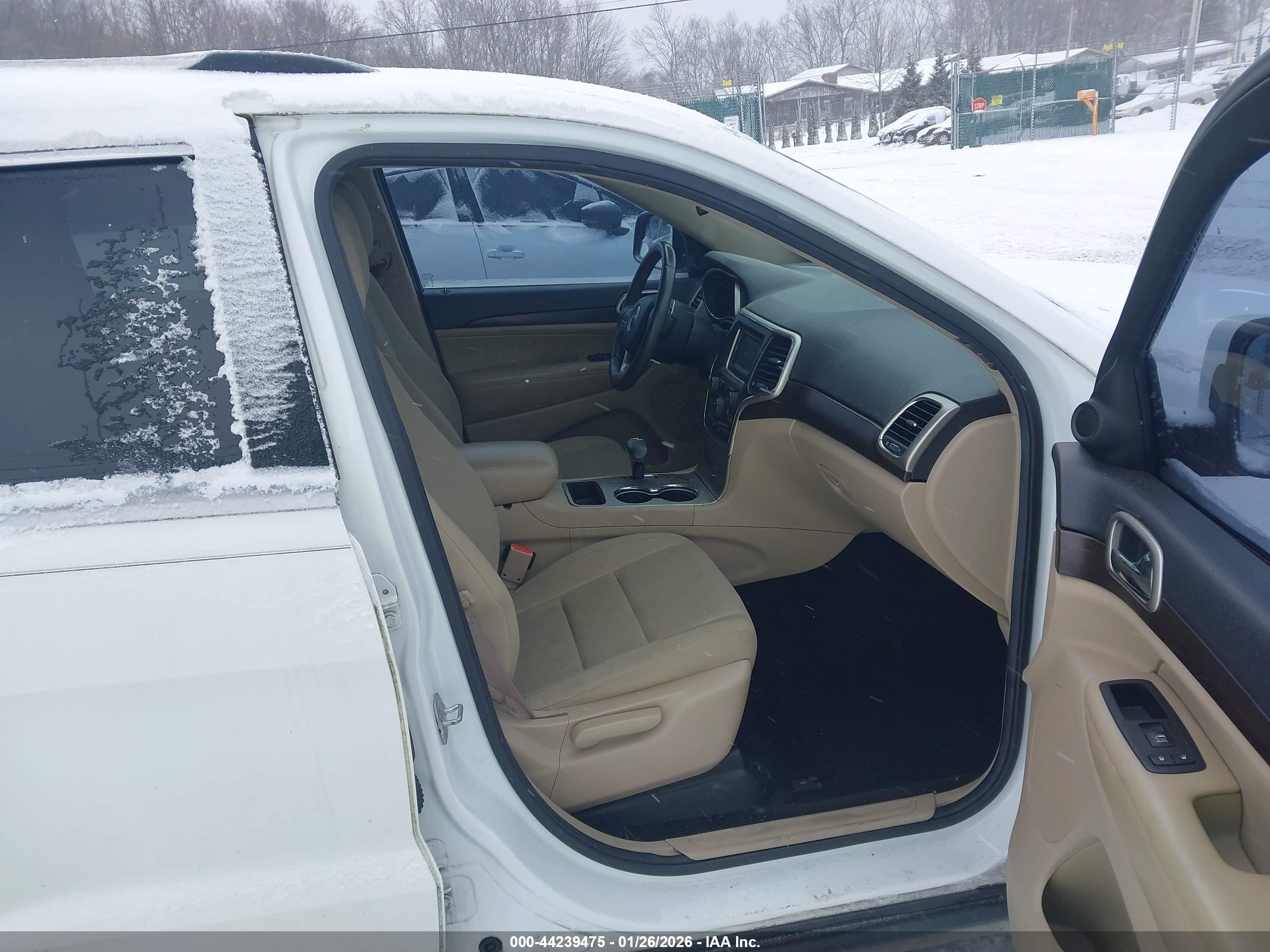 2014 Jeep Grand Cherokee Laredo White vin: 1C4RJFAG6EC469845