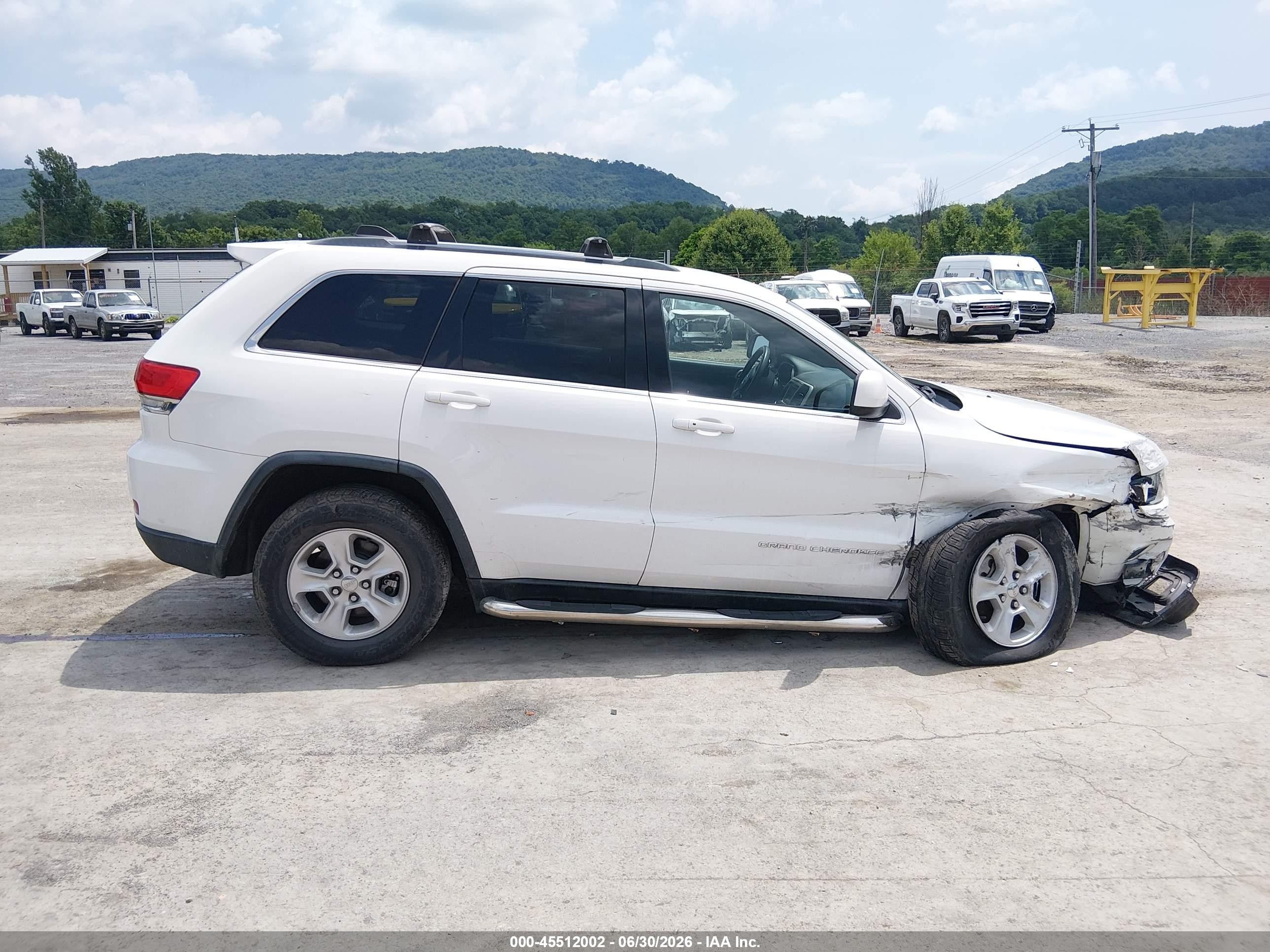 2014 Jeep Grand Cherokee Laredo White vin: 1C4RJFAG6EC474009