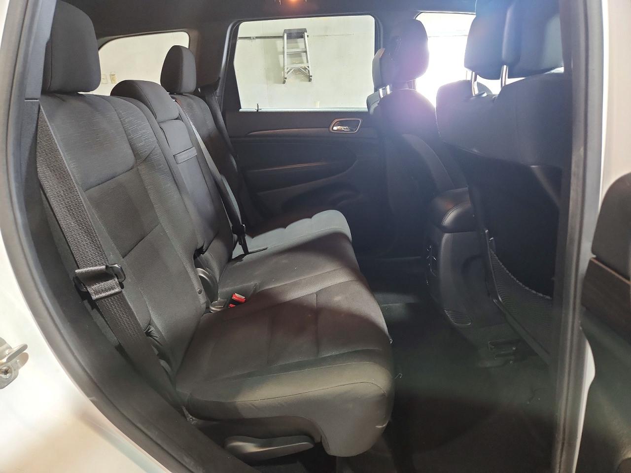 2014 Jeep Grand Cherokee Laredo White vin: 1C4RJFAG6EC516663