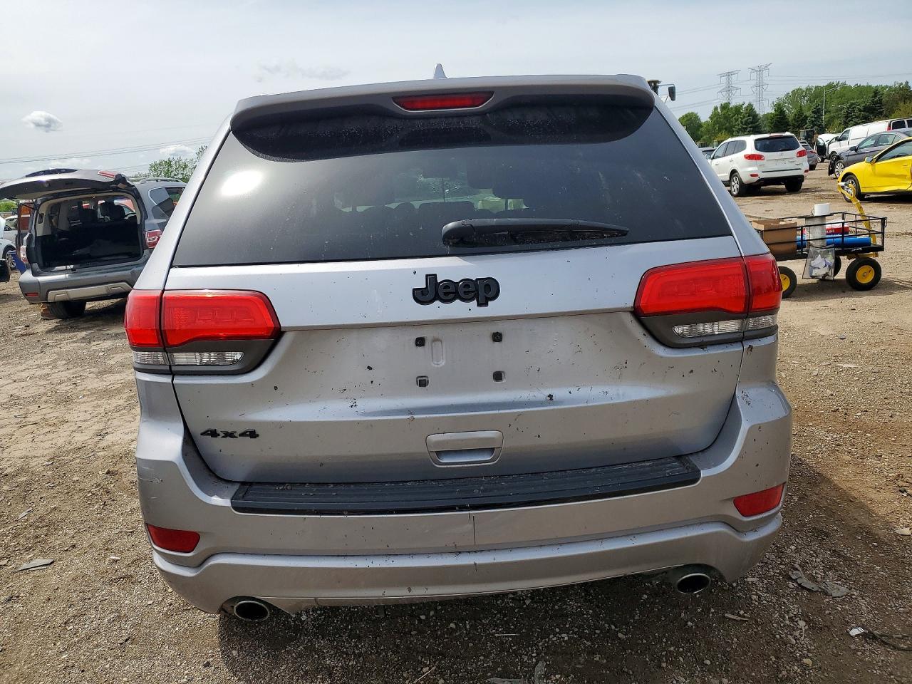 2014 Jeep Grand Cherokee Laredo Серебряный vin: 1C4RJFAG6EC528117