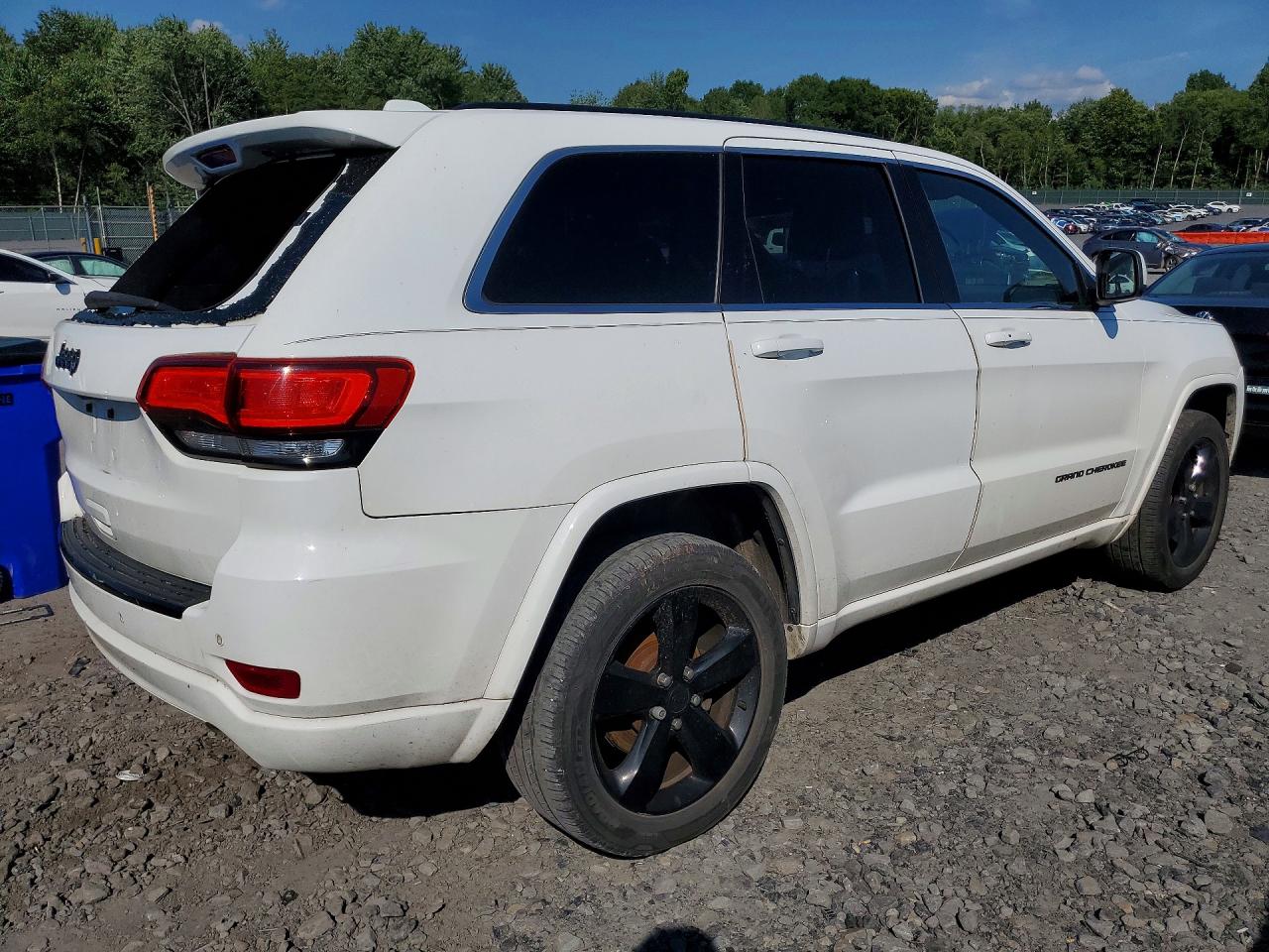 2015 Jeep Grand Cherokee Laredo White vin: 1C4RJFAG6FC150205