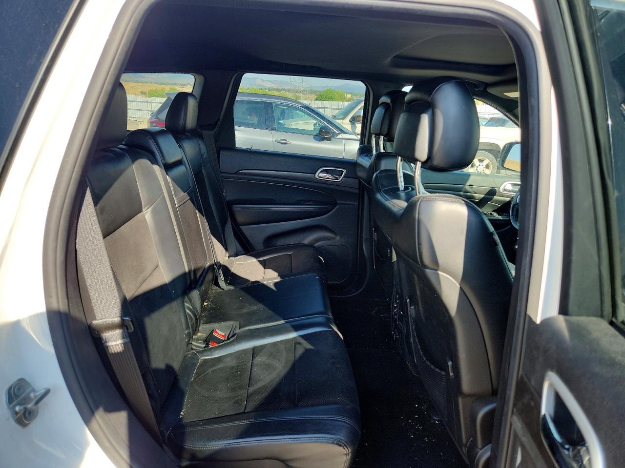 2015 Jeep Grand Cherokee Laredo White vin: 1C4RJFAG6FC225176