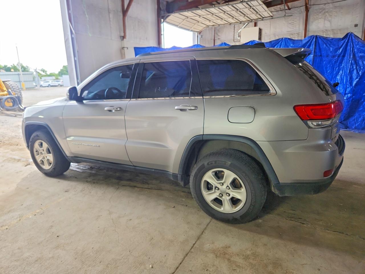 2015 Jeep Grand Cherokee Laredo Серебряный vin: 1C4RJFAG6FC244097