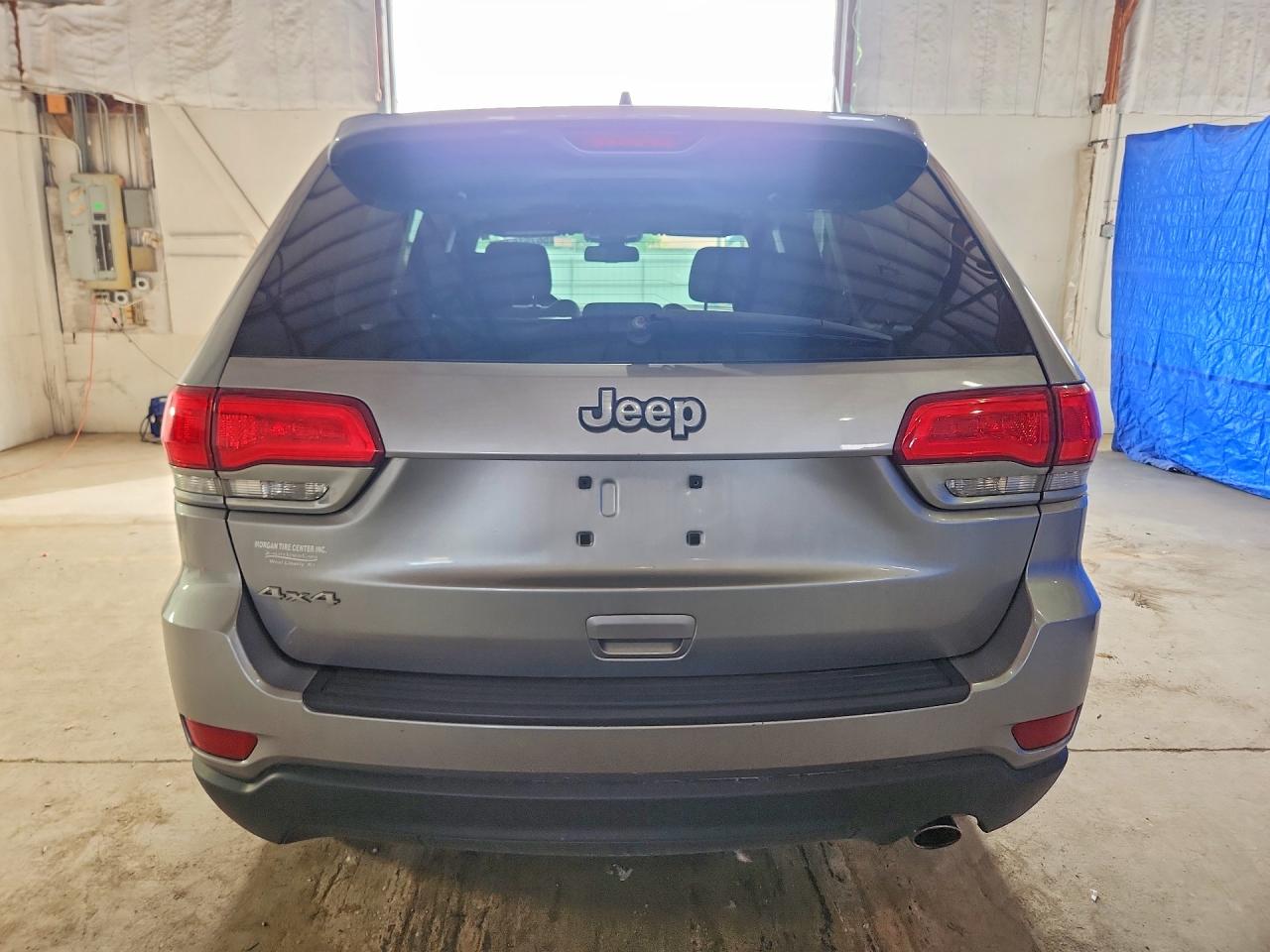 2015 Jeep Grand Cherokee Laredo Серебряный vin: 1C4RJFAG6FC244097