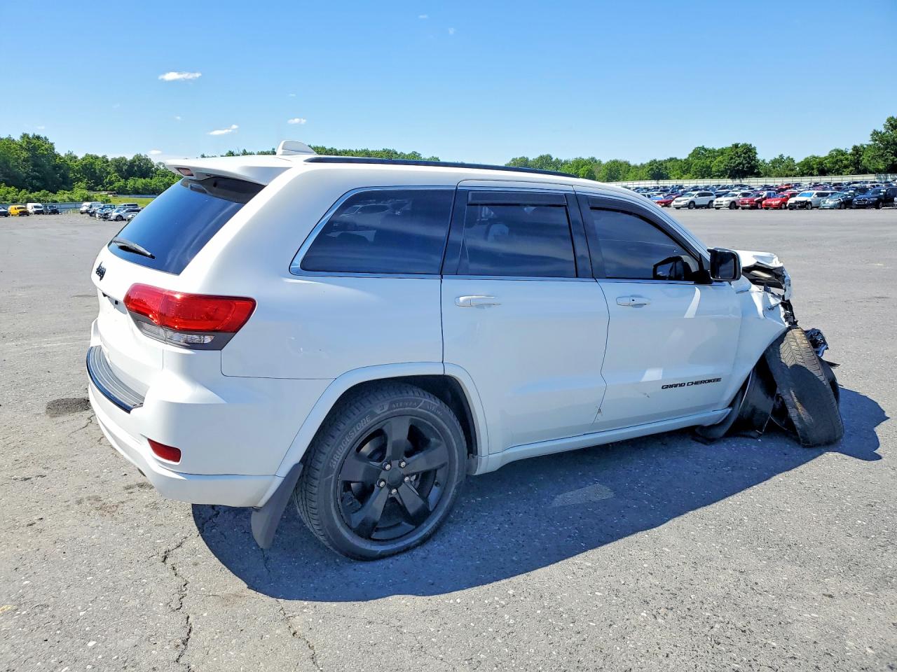 2015 Jeep Grand Cherokee Laredo White vin: 1C4RJFAG6FC605098