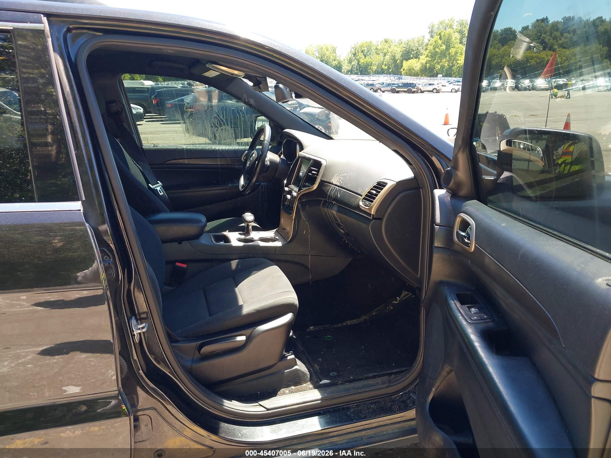 2015 Jeep Grand Cherokee Laredo Black vin: 1C4RJFAG6FC675622