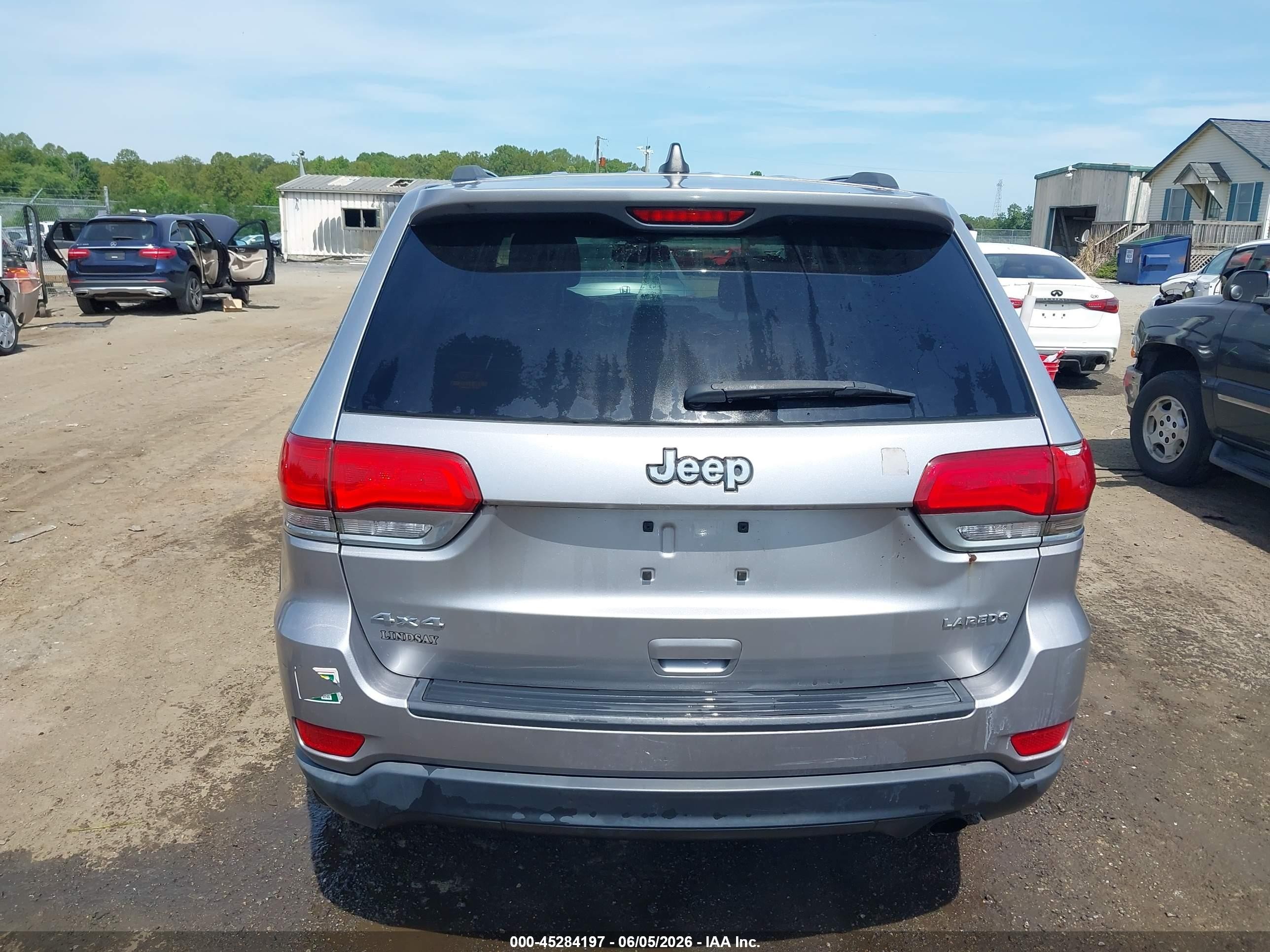 2015 Jeep Grand Cherokee Laredo Gray vin: 1C4RJFAG6FC704200