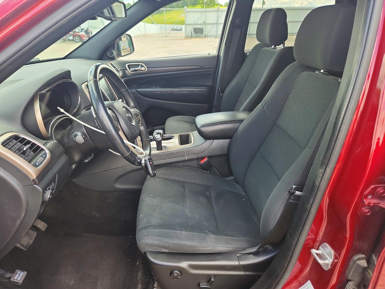 2015 Jeep Grand Cherokee Laredo Red vin: 1C4RJFAG6FC779320