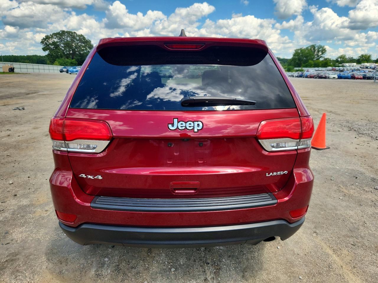 2015 Jeep Grand Cherokee Laredo Red vin: 1C4RJFAG6FC779320