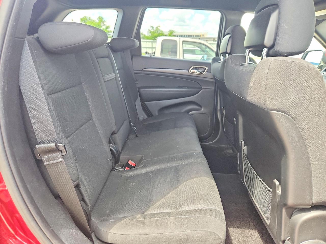 2015 Jeep Grand Cherokee Laredo Red vin: 1C4RJFAG6FC779320
