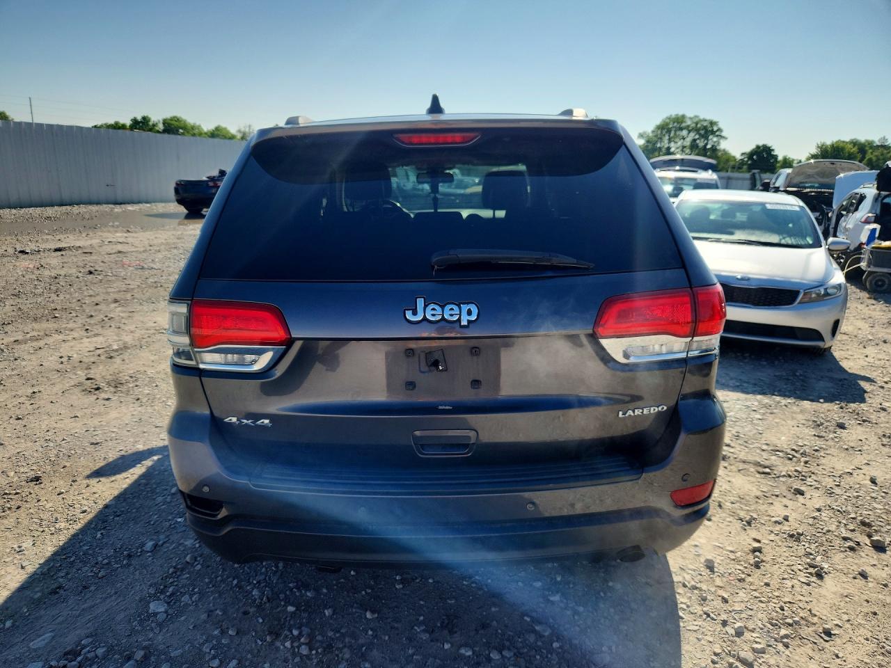 2015 Jeep Grand Cherokee Laredo Gray vin: 1C4RJFAG6FC786266