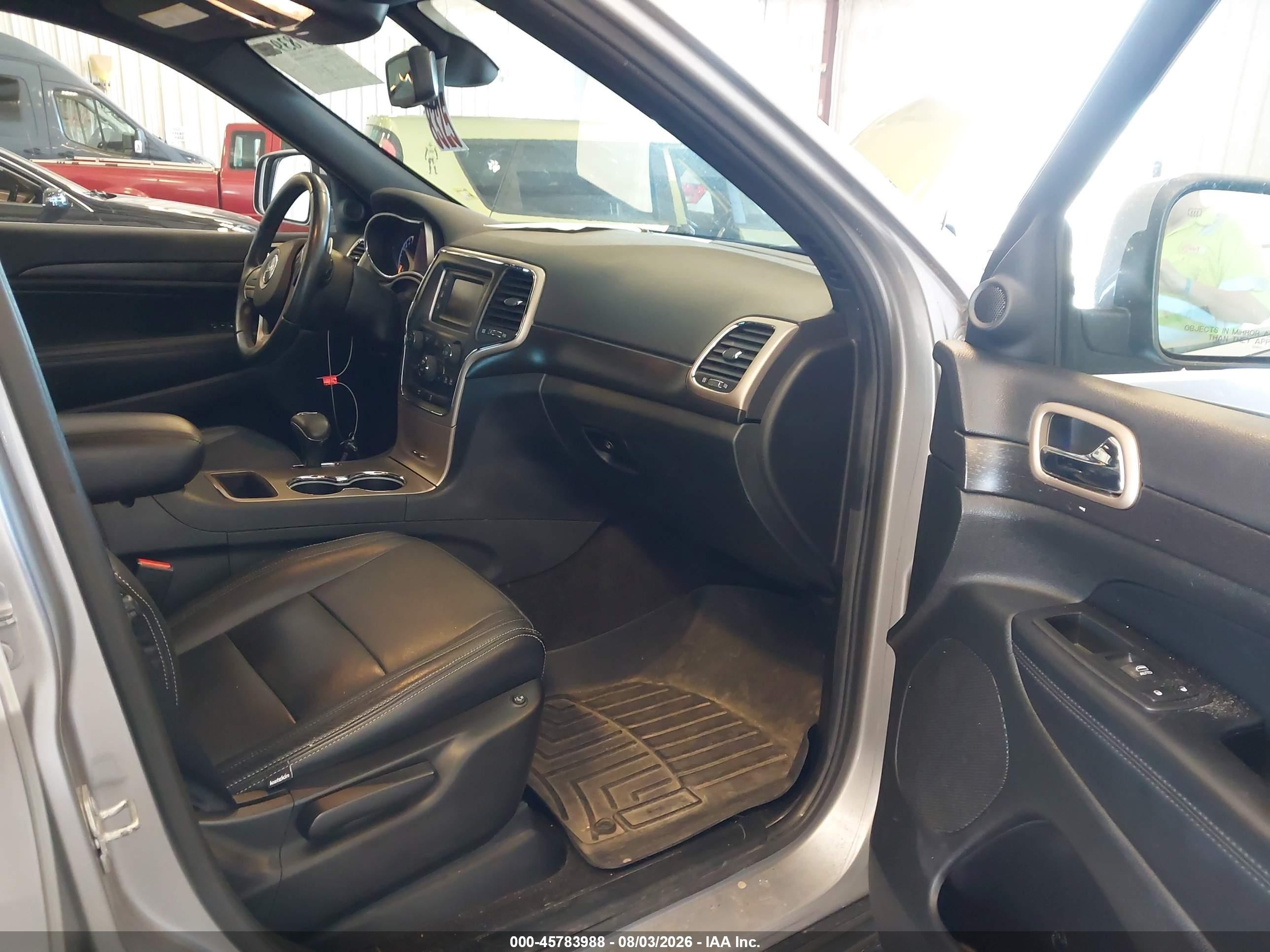 2015 Jeep Grand Cherokee Laredo Silver vin: 1C4RJFAG6FC791340