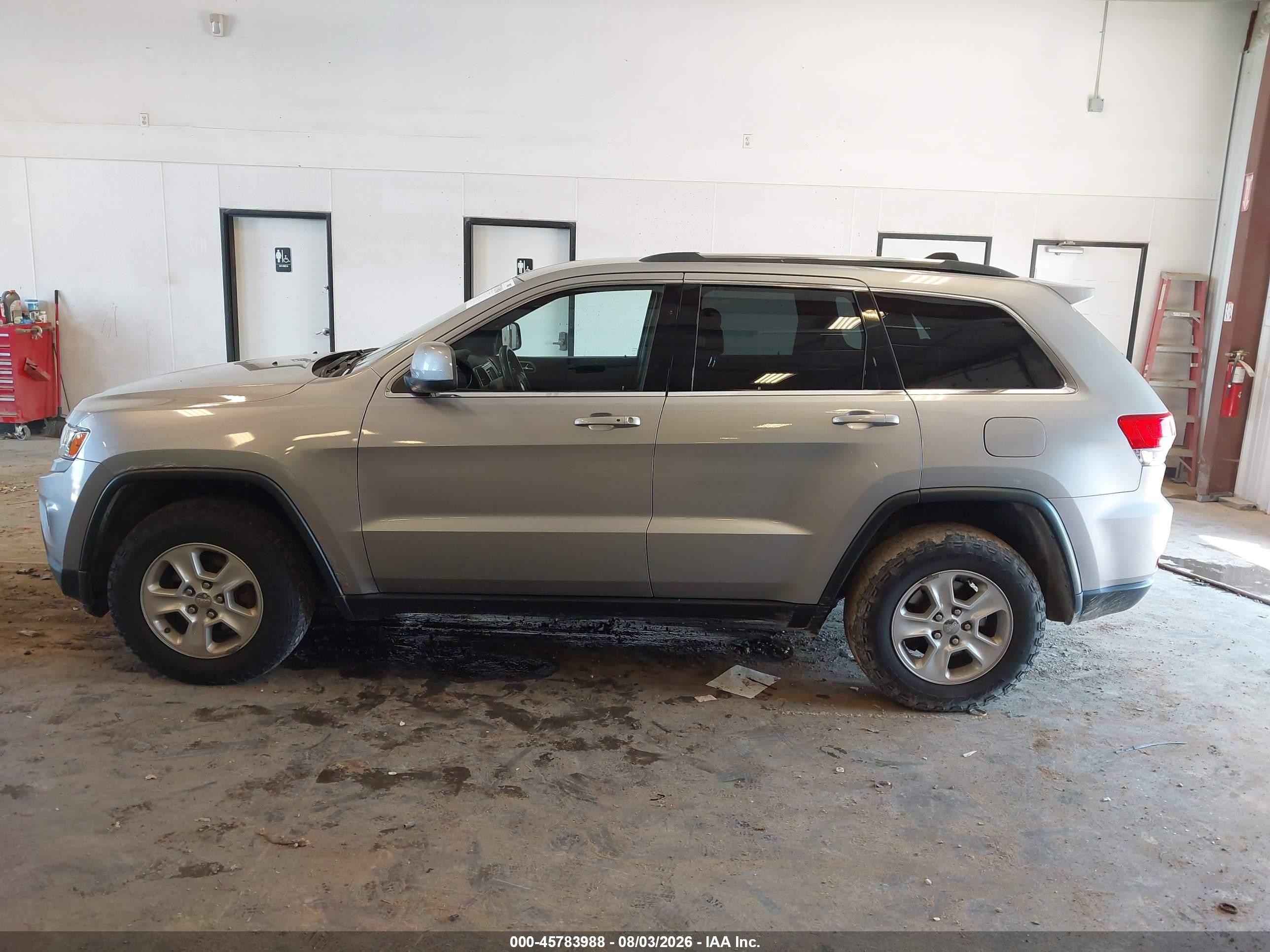2015 Jeep Grand Cherokee Laredo Silver vin: 1C4RJFAG6FC791340