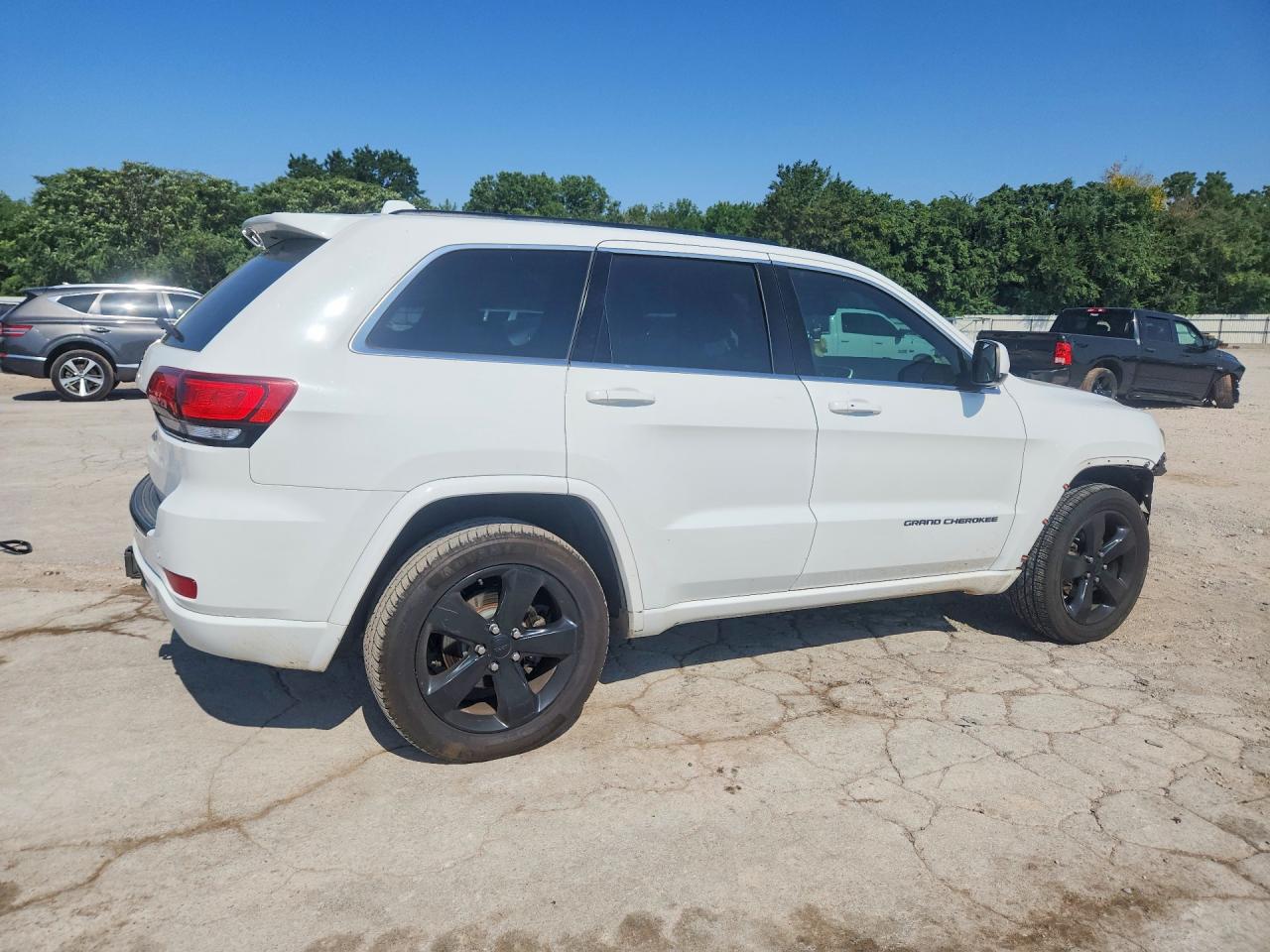 2015 Jeep Grand Cherokee Laredo White vin: 1C4RJFAG6FC852959