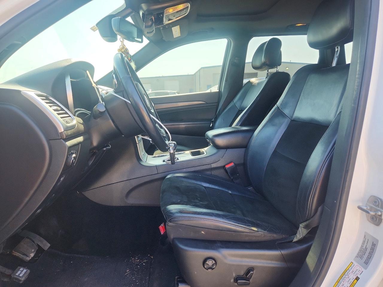 2015 Jeep Grand Cherokee Laredo White vin: 1C4RJFAG6FC852959