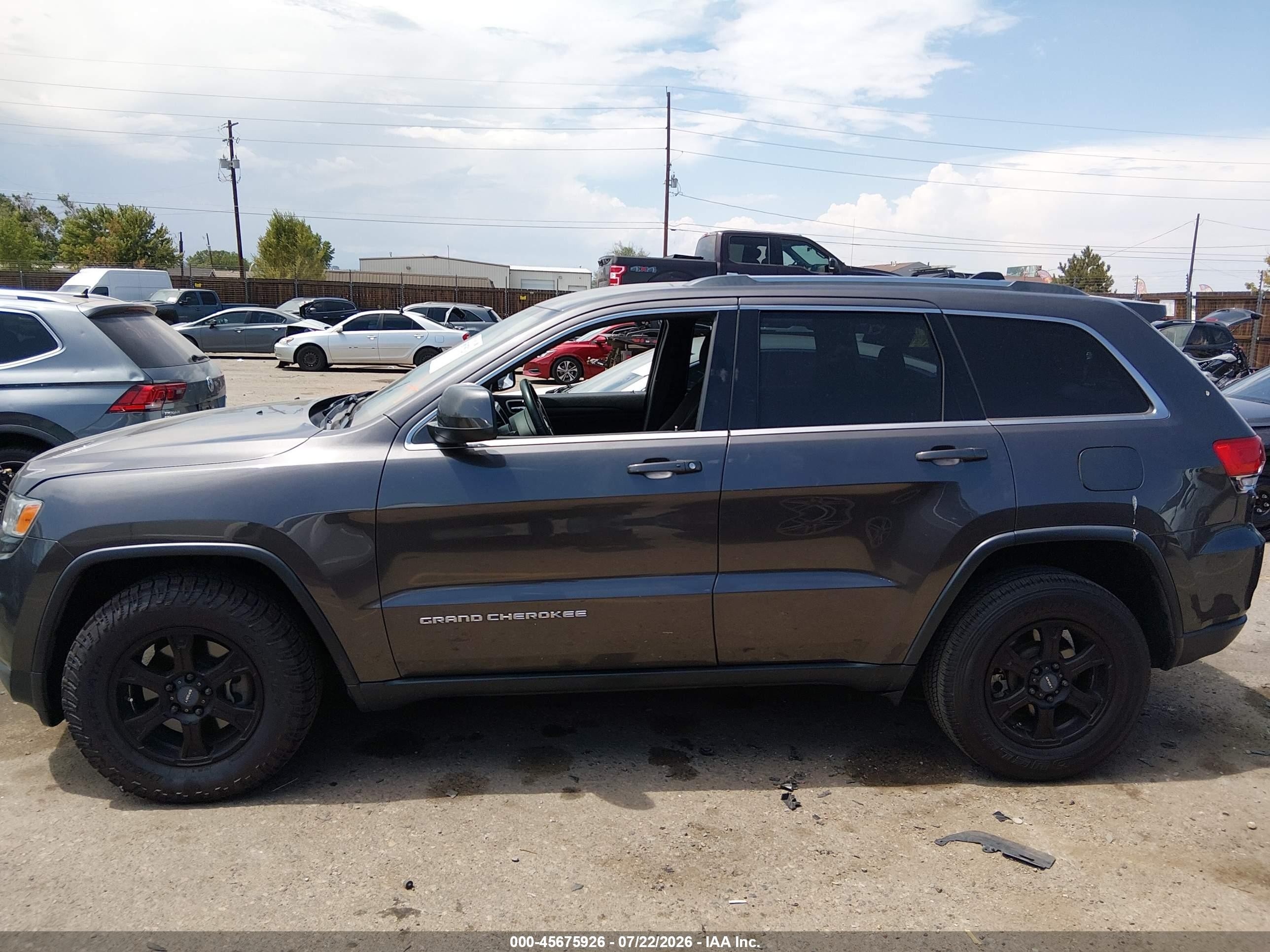 2015 Jeep Grand Cherokee Laredo Silver vin: 1C4RJFAG6FC874847