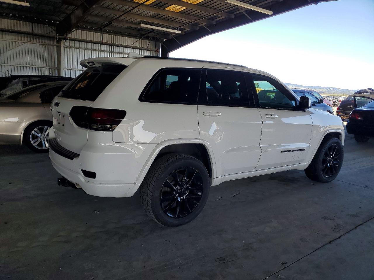 2018 Jeep Grand Cherokee White vin: 1C4RJFAG6JC486882