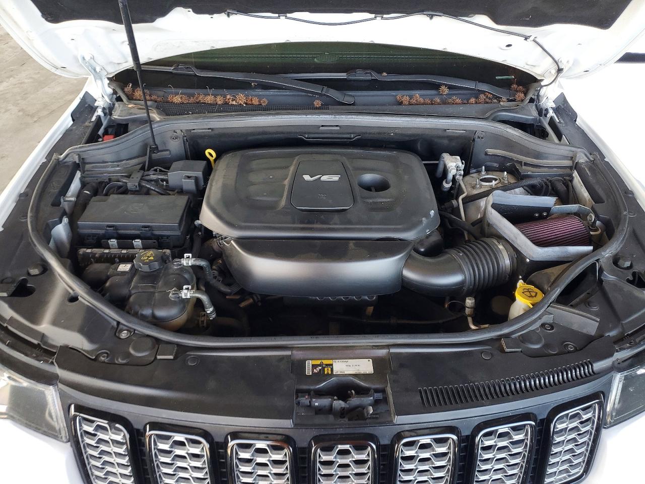 2018 Jeep Grand Cherokee White vin: 1C4RJFAG6JC486882