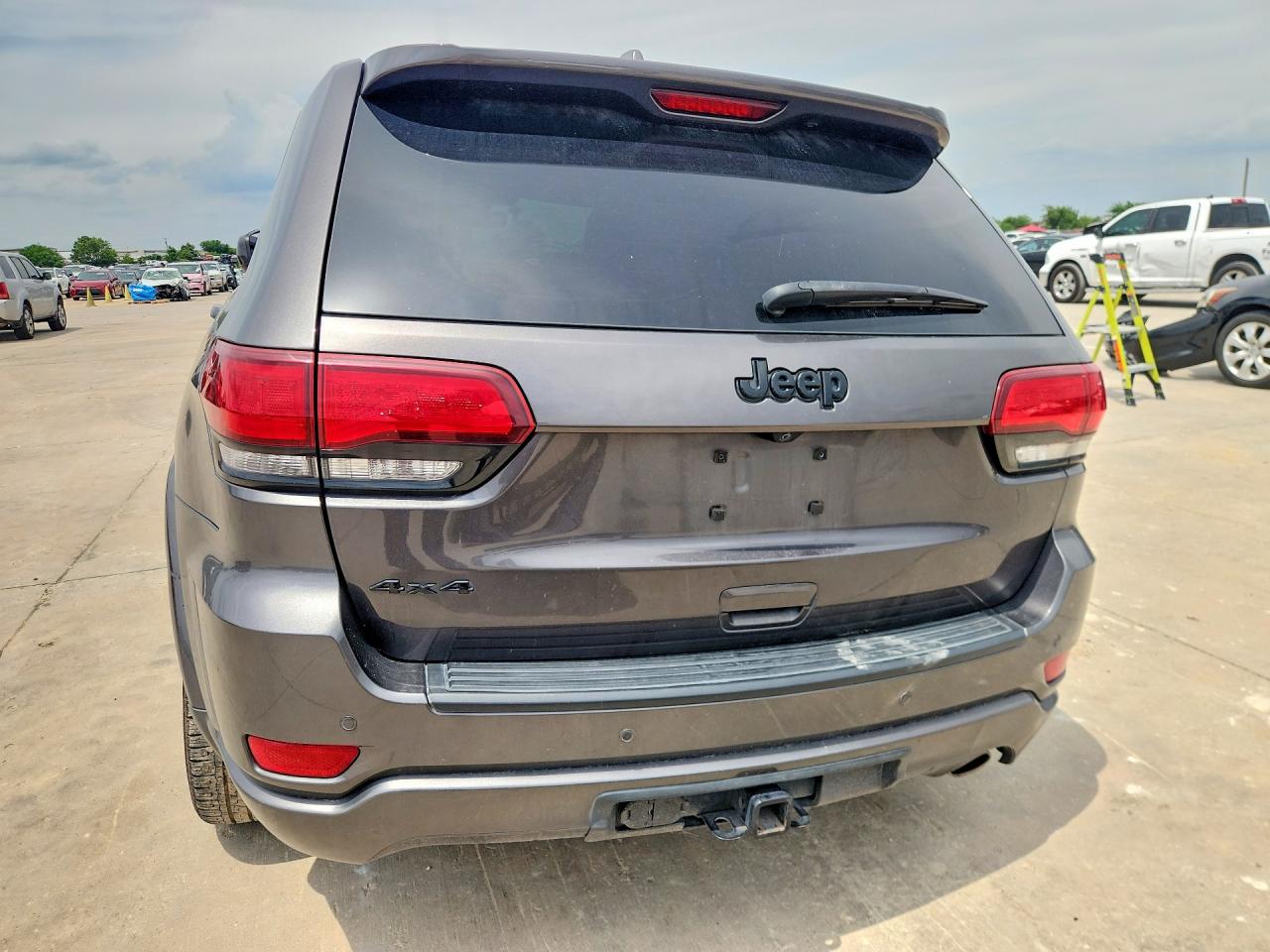 2019 Jeep Grand Cherokee Laredo Gray vin: 1C4RJFAG6KC669409