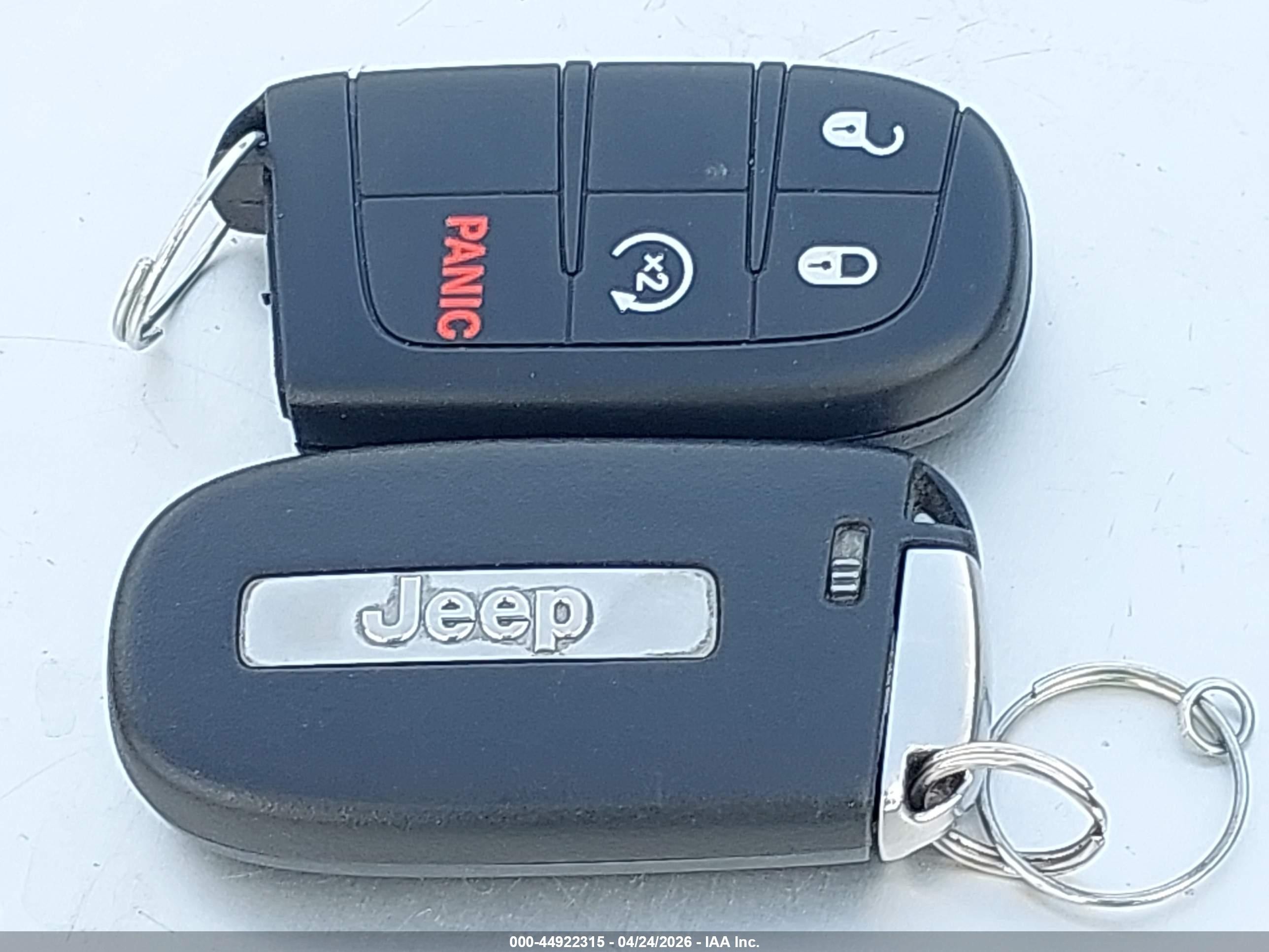 2019 Jeep Grand Cherokee Laredo E 4x4 Черный vin: 1C4RJFAG6KC759773