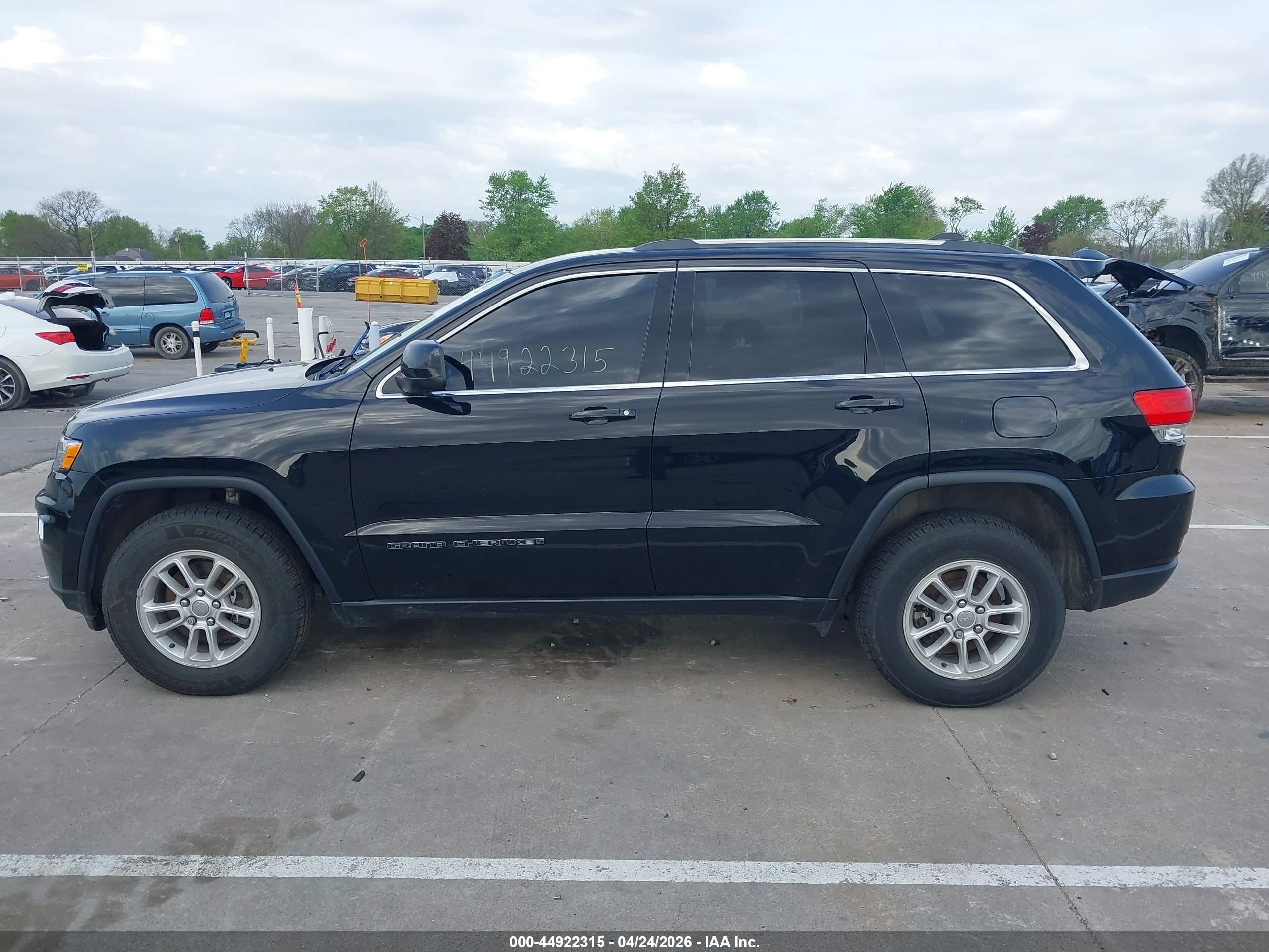 2019 Jeep Grand Cherokee Laredo E 4x4 Черный vin: 1C4RJFAG6KC759773