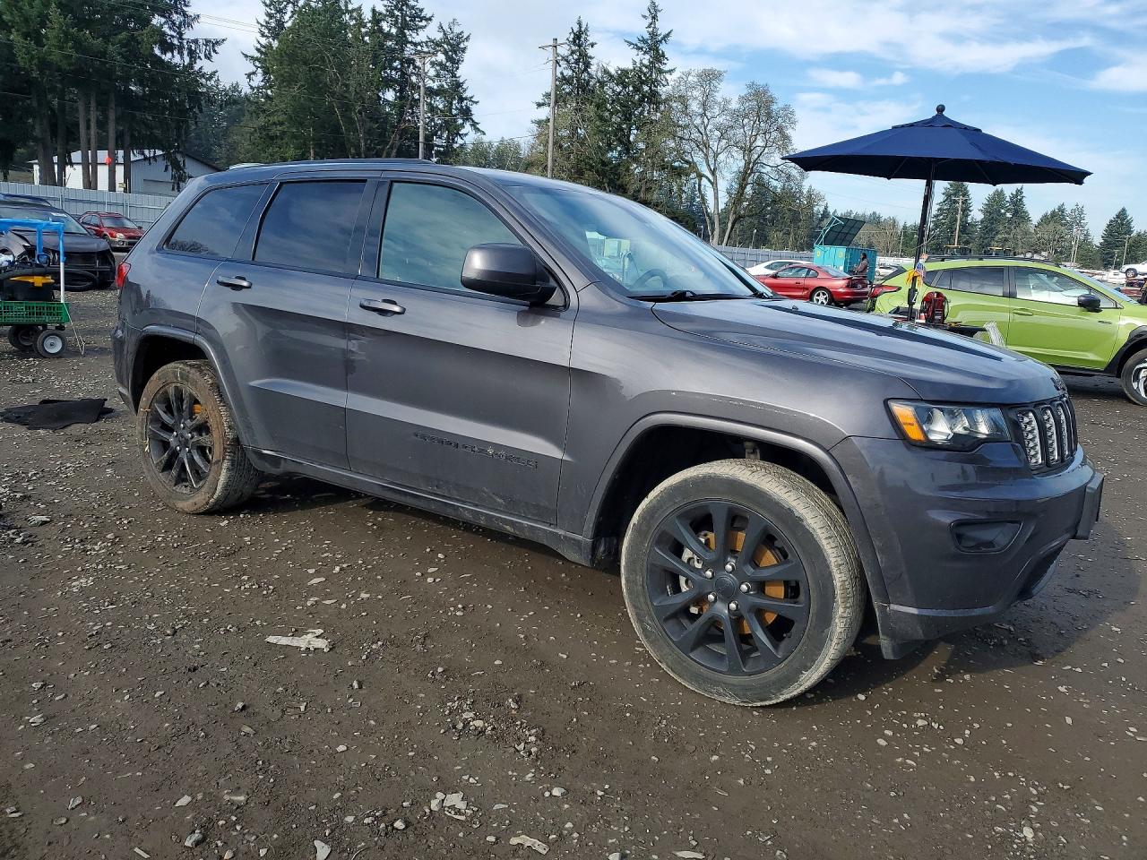 2019 Jeep Grand Cherokee Laredo Угольный vin: 1C4RJFAG6KC850638