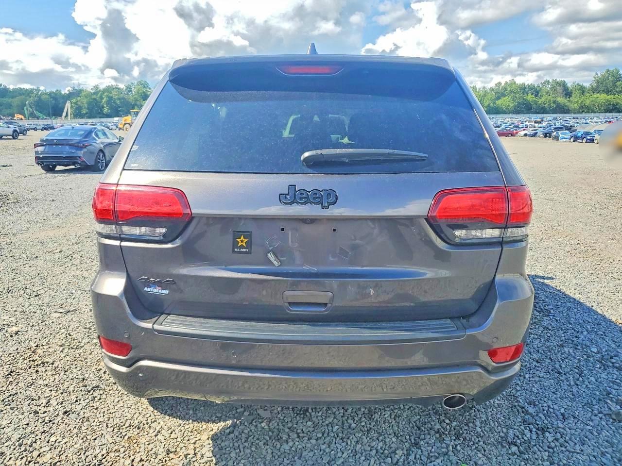 2020 Jeep Grand Cherokee Laredo Gray vin: 1C4RJFAG6LC334667