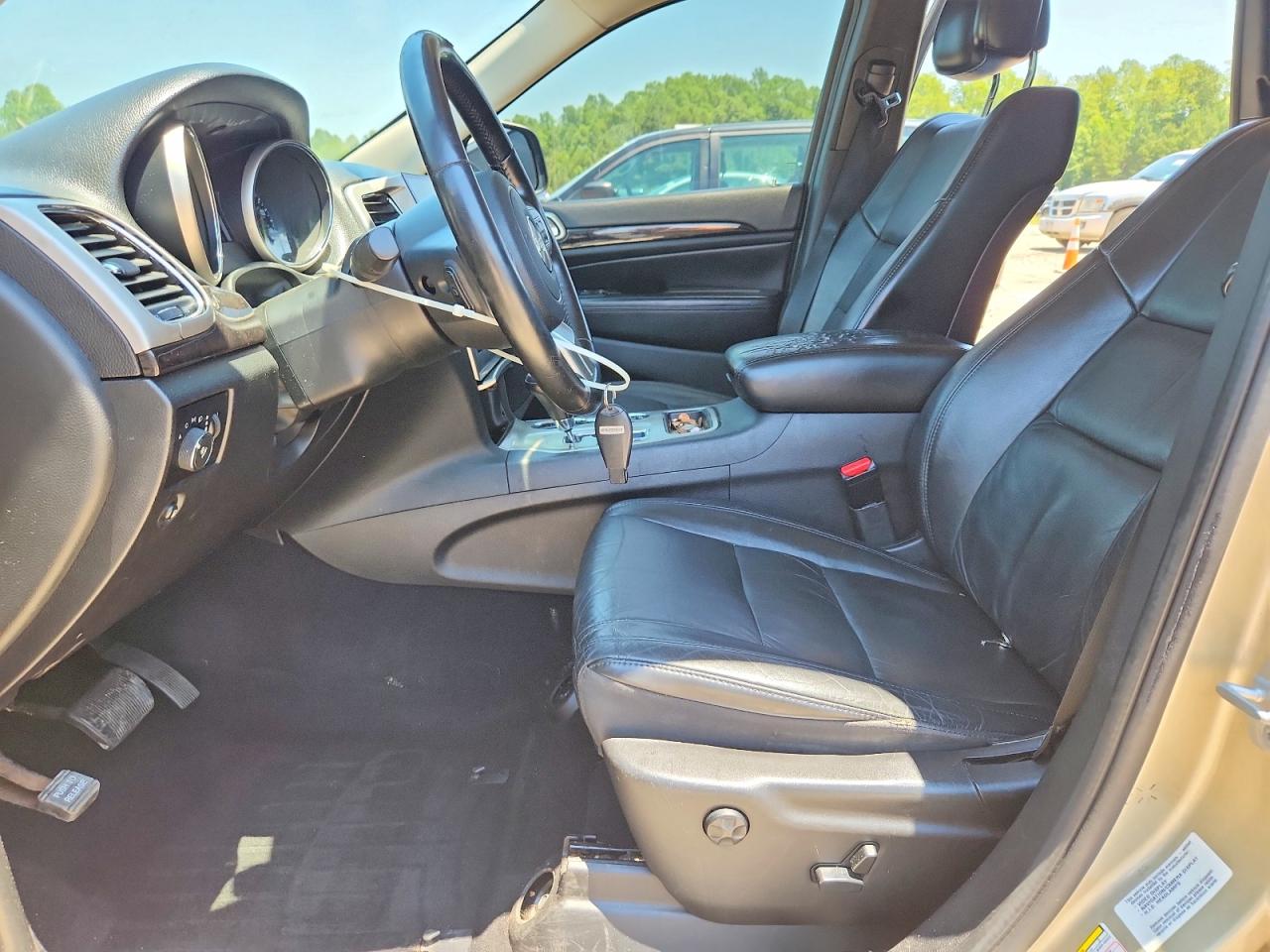 2012 Jeep Grand Cherokee Laredo Gold vin: 1C4RJFAG7CC132968