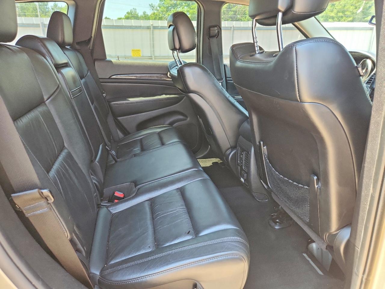 2012 Jeep Grand Cherokee Laredo Gold vin: 1C4RJFAG7CC132968