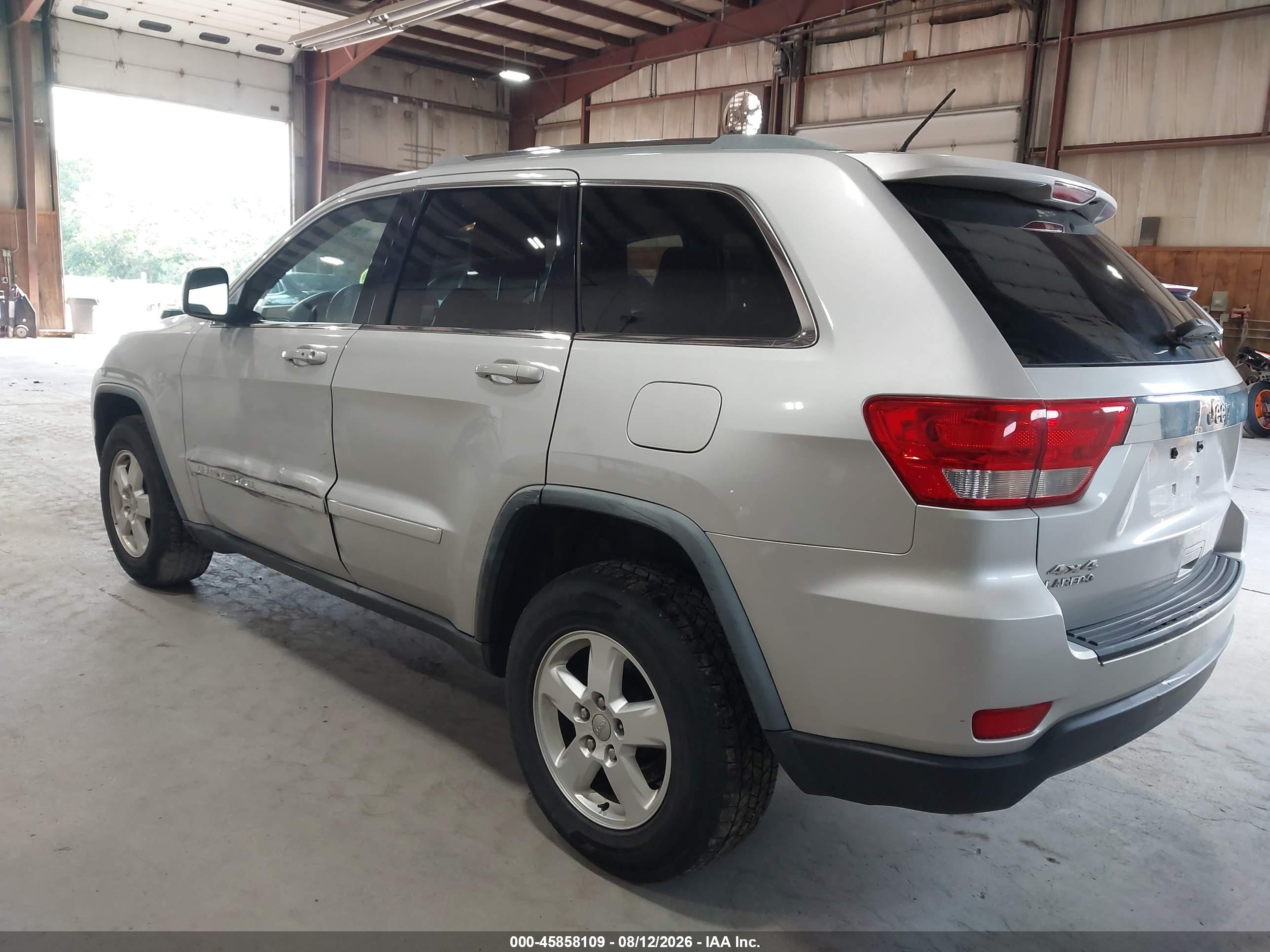 2012 Jeep Grand Cherokee Laredo Silver vin: 1C4RJFAG7CC140522