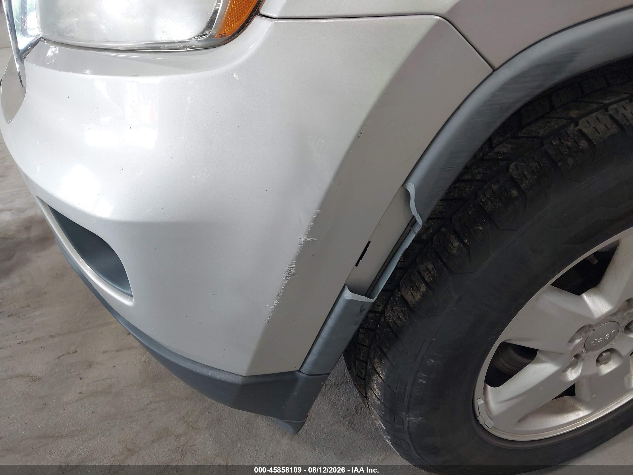 2012 Jeep Grand Cherokee Laredo Silver vin: 1C4RJFAG7CC140522