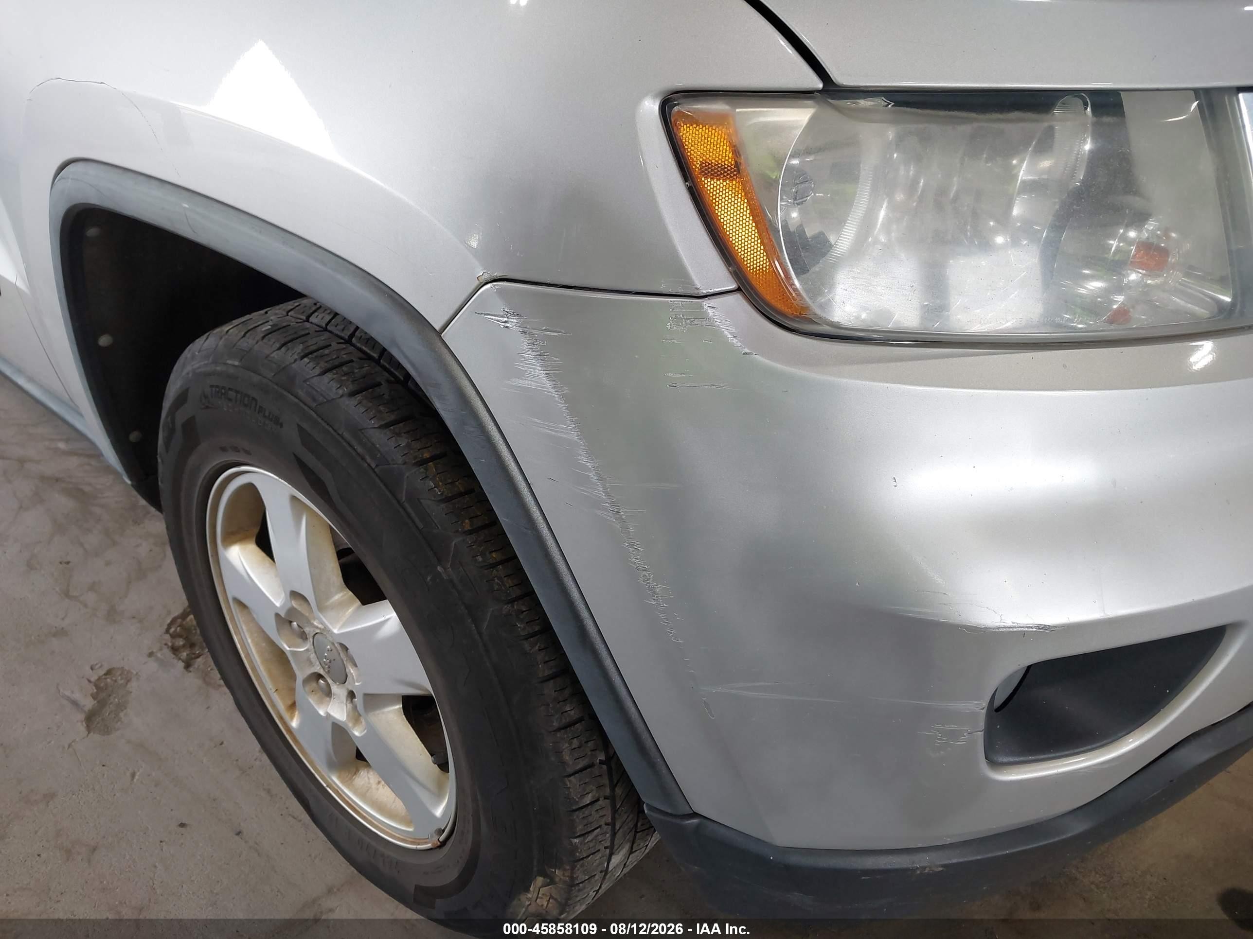 2012 Jeep Grand Cherokee Laredo Silver vin: 1C4RJFAG7CC140522