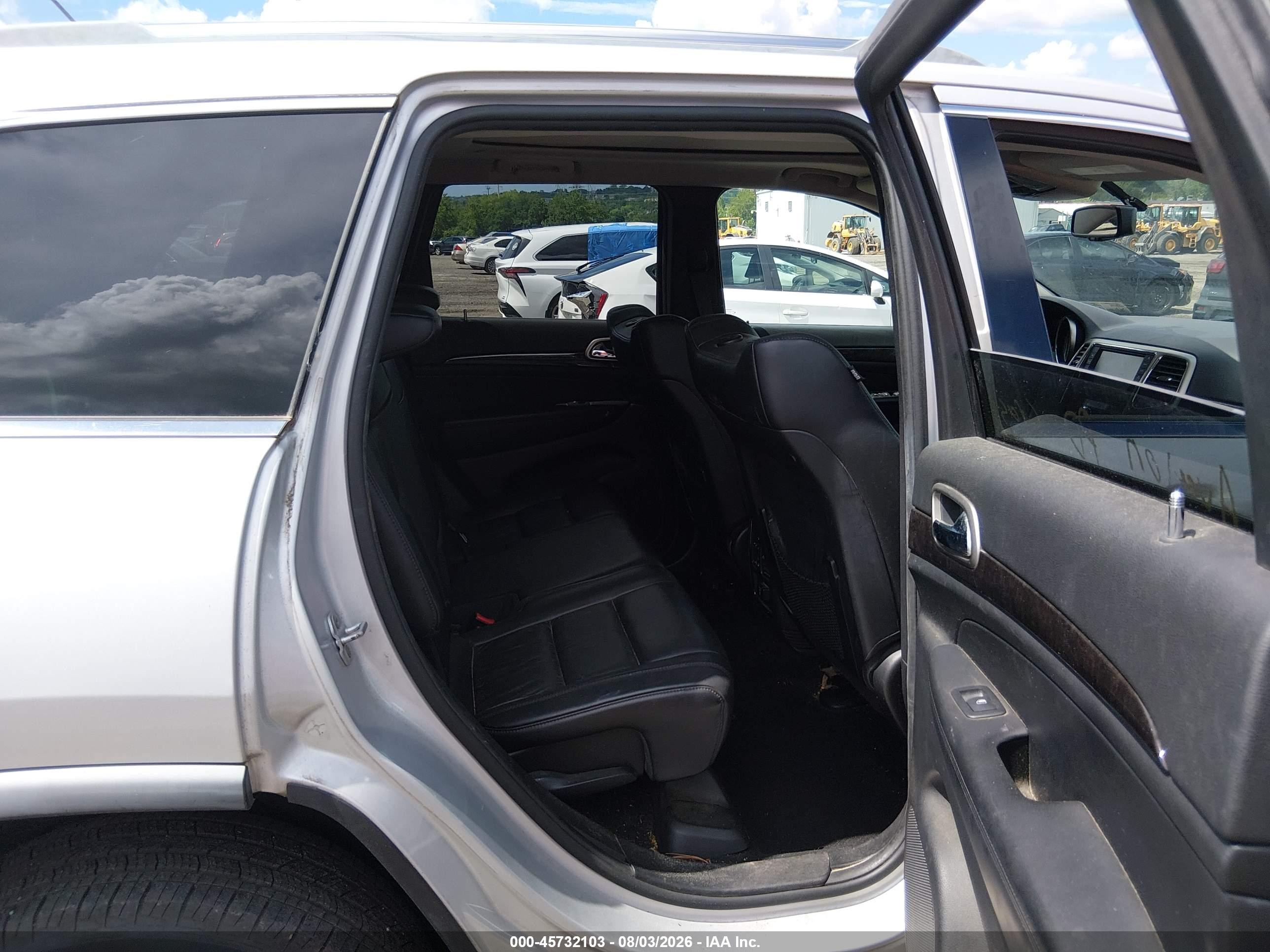 2012 Jeep Grand Cherokee Laredo Серебряный vin: 1C4RJFAG7CC156932