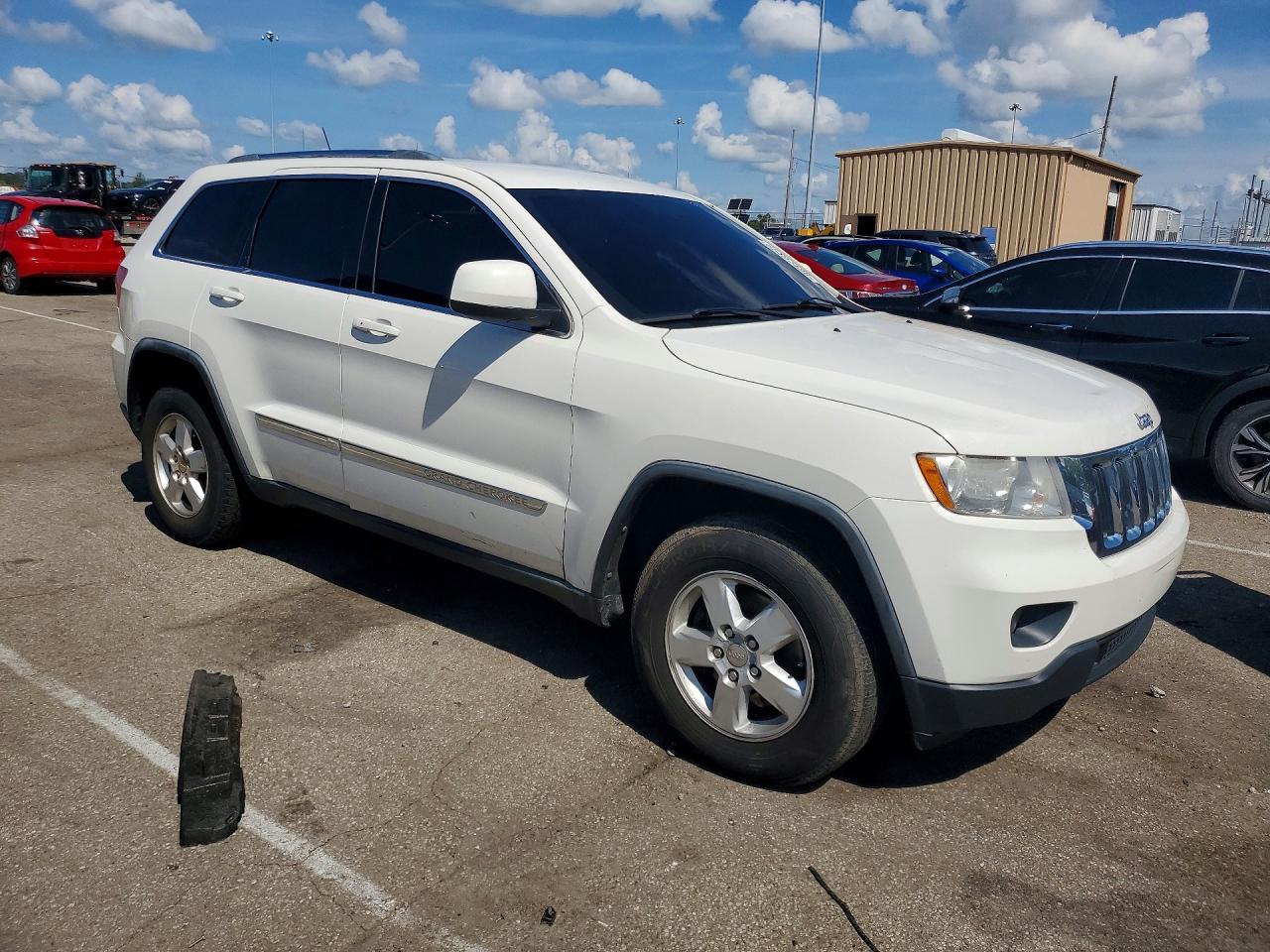 2012 Jeep Grand Cherokee Laredo White vin: 1C4RJFAG7CC161631