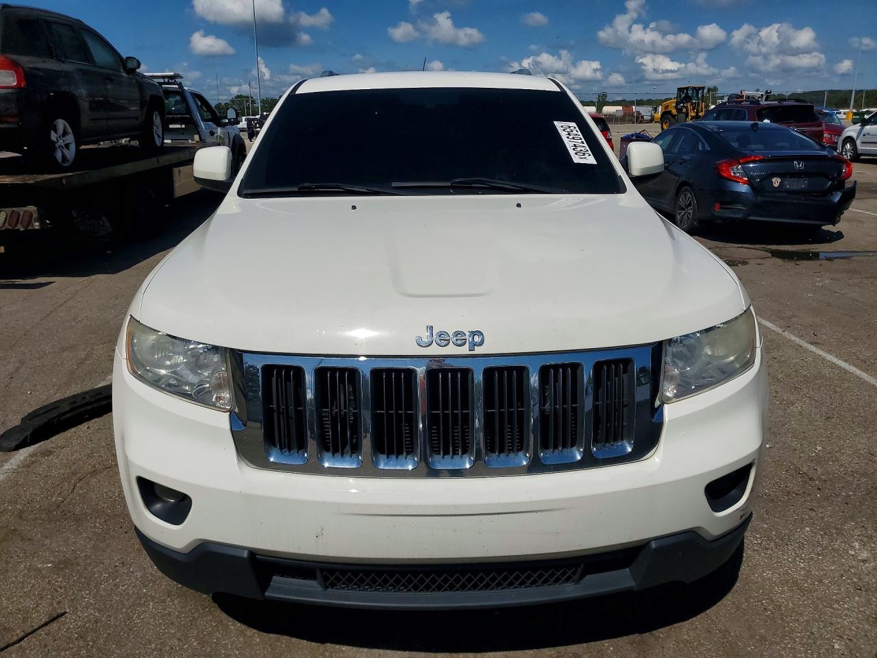 2012 Jeep Grand Cherokee Laredo White vin: 1C4RJFAG7CC161631