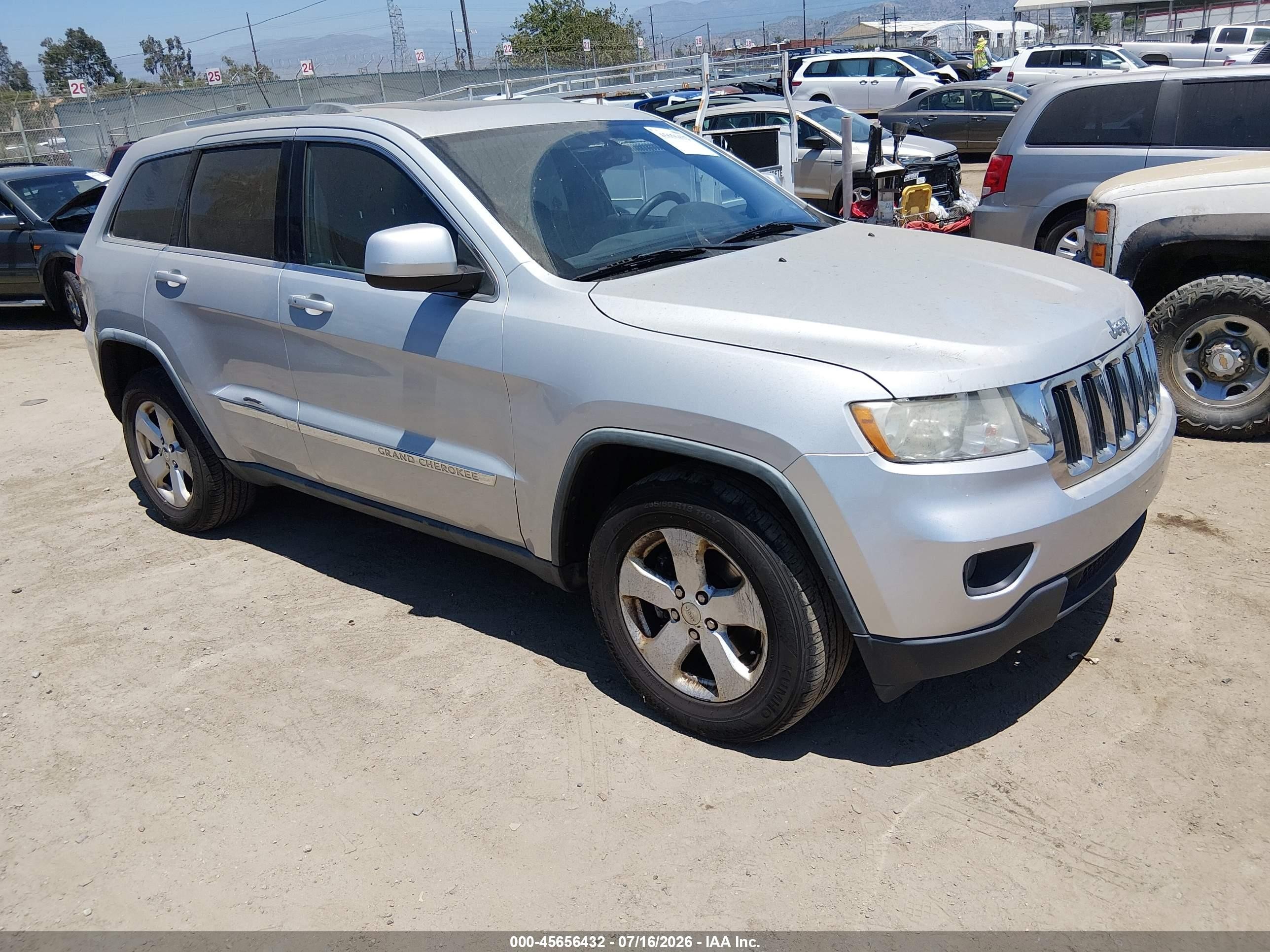 2012 Jeep Grand Cherokee Laredo Silver vin: 1C4RJFAG7CC201240