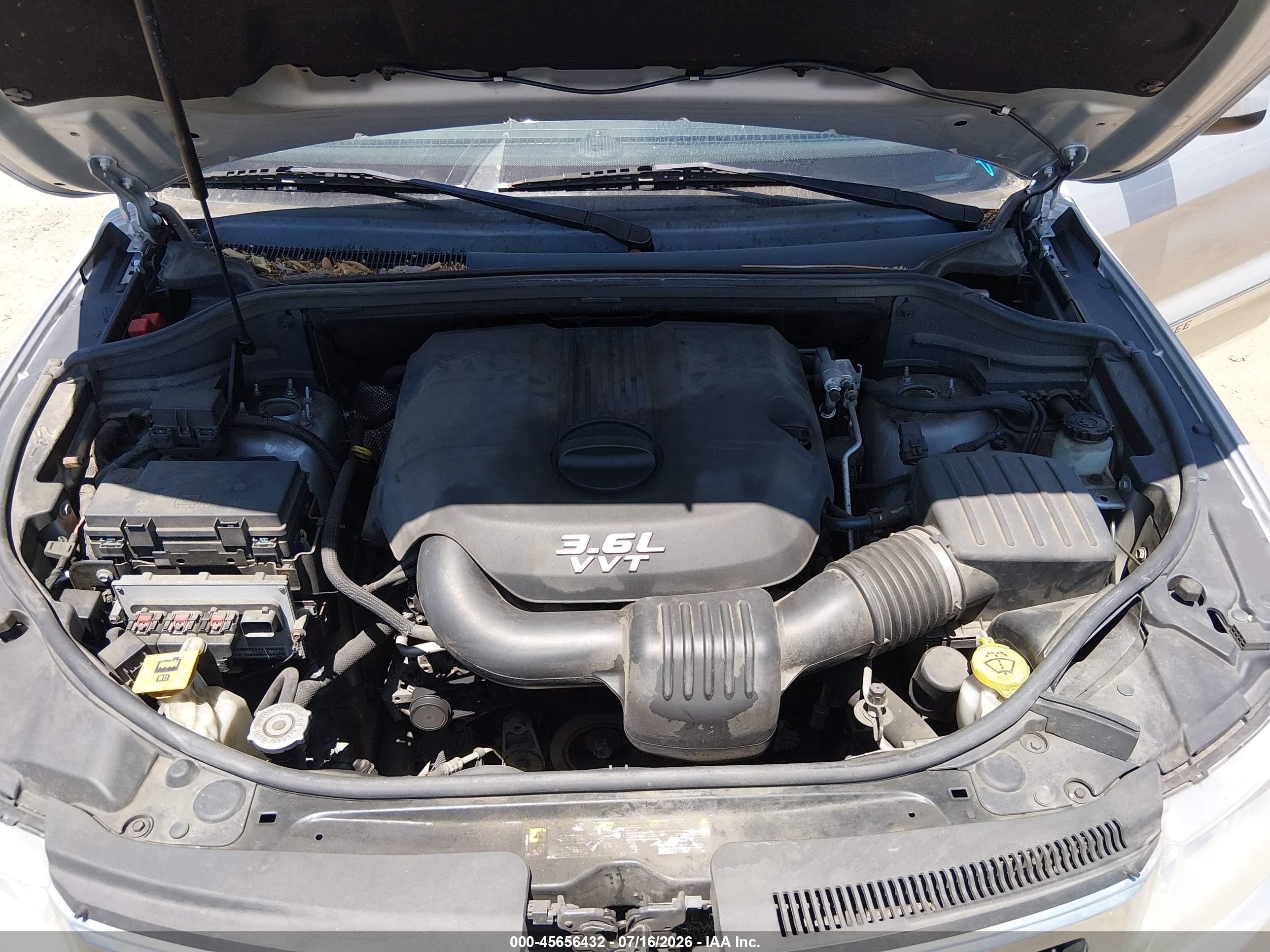 2012 Jeep Grand Cherokee Laredo Серебряный vin: 1C4RJFAG7CC201240