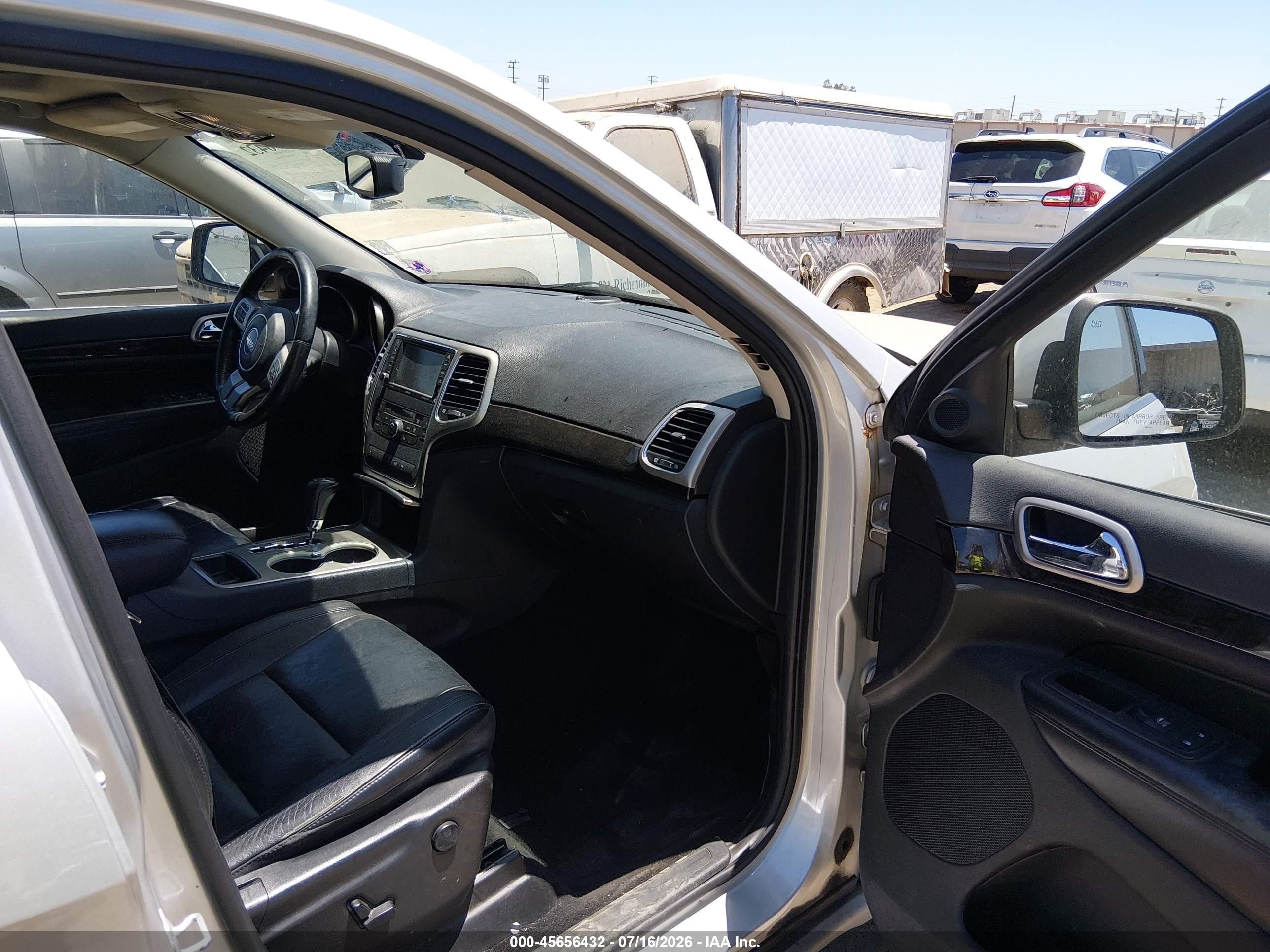 2012 Jeep Grand Cherokee Laredo Серебряный vin: 1C4RJFAG7CC201240