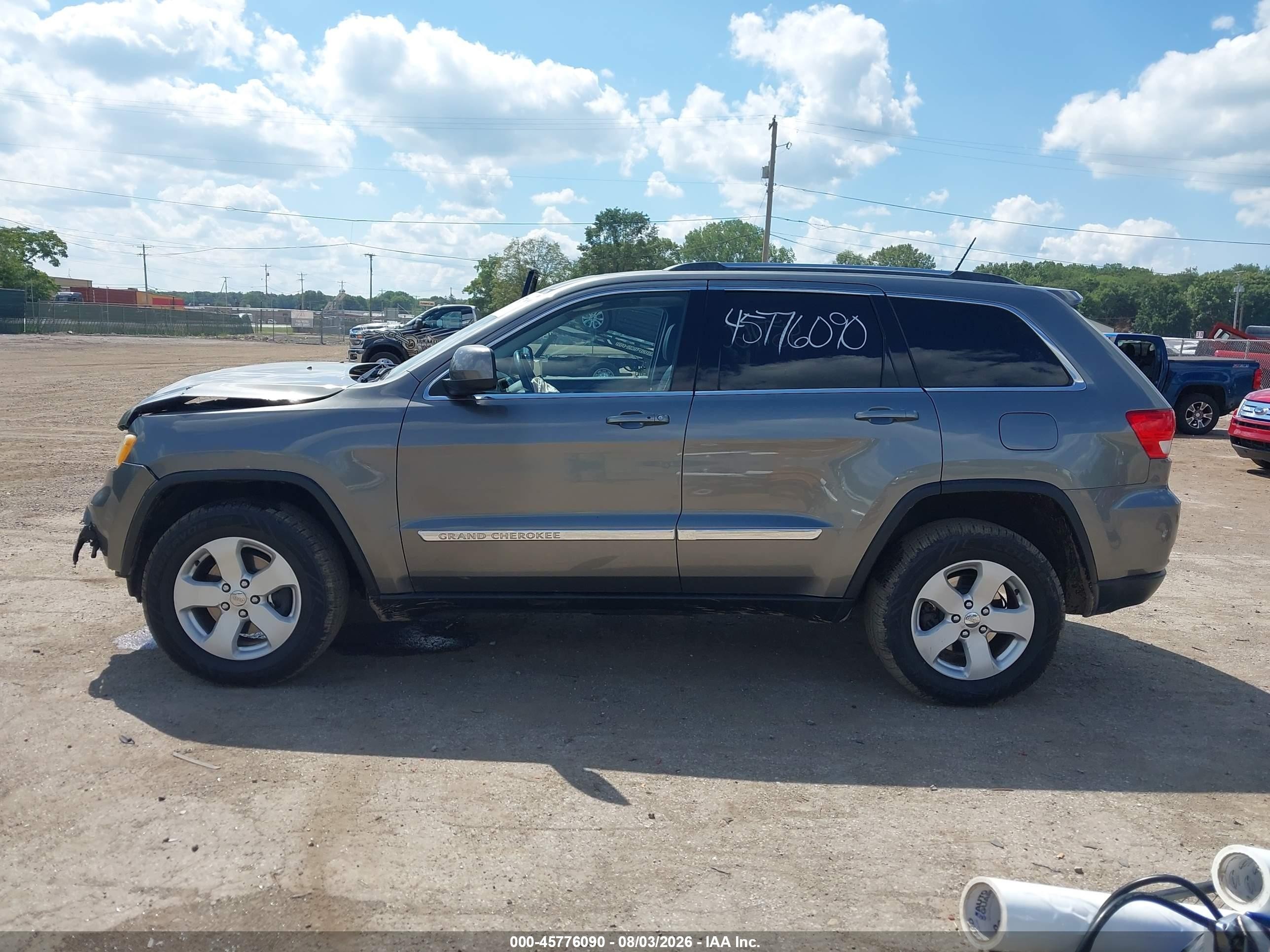 2012 Jeep Grand Cherokee Laredo Серый vin: 1C4RJFAG7CC255444