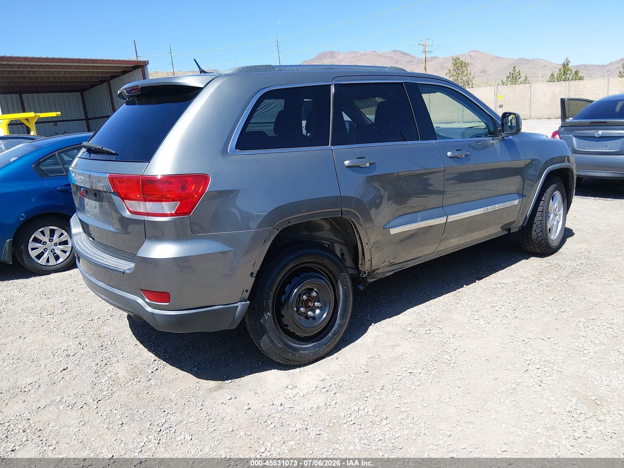 2013 Jeep Grand Cherokee Laredo Gray vin: 1C4RJFAG7DC507534